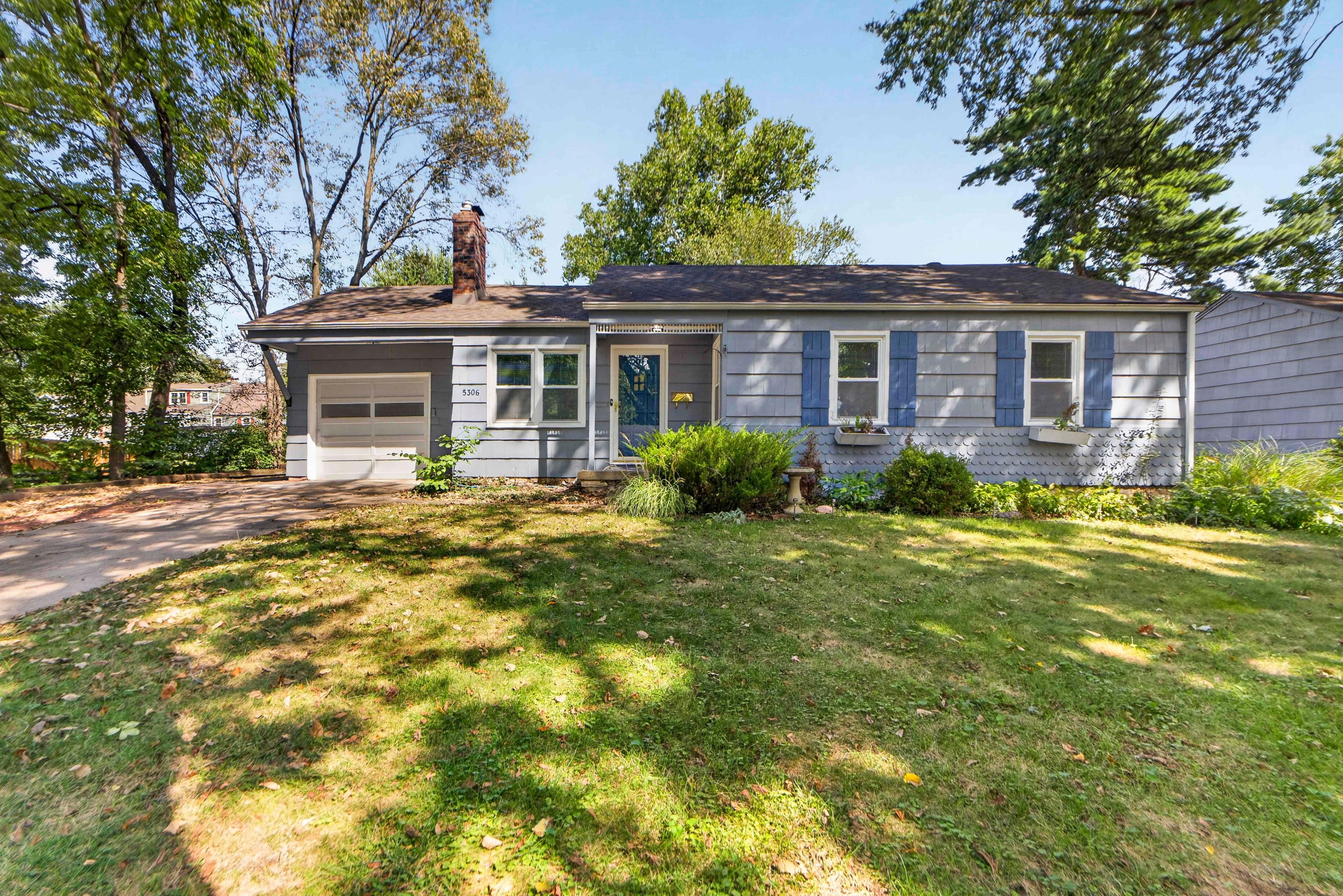 W 71st St, Prairie Village, KS 66208