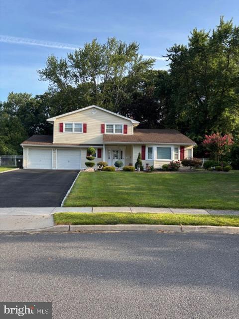 Tuscarora Cir, Old Bridge, NJ 08857