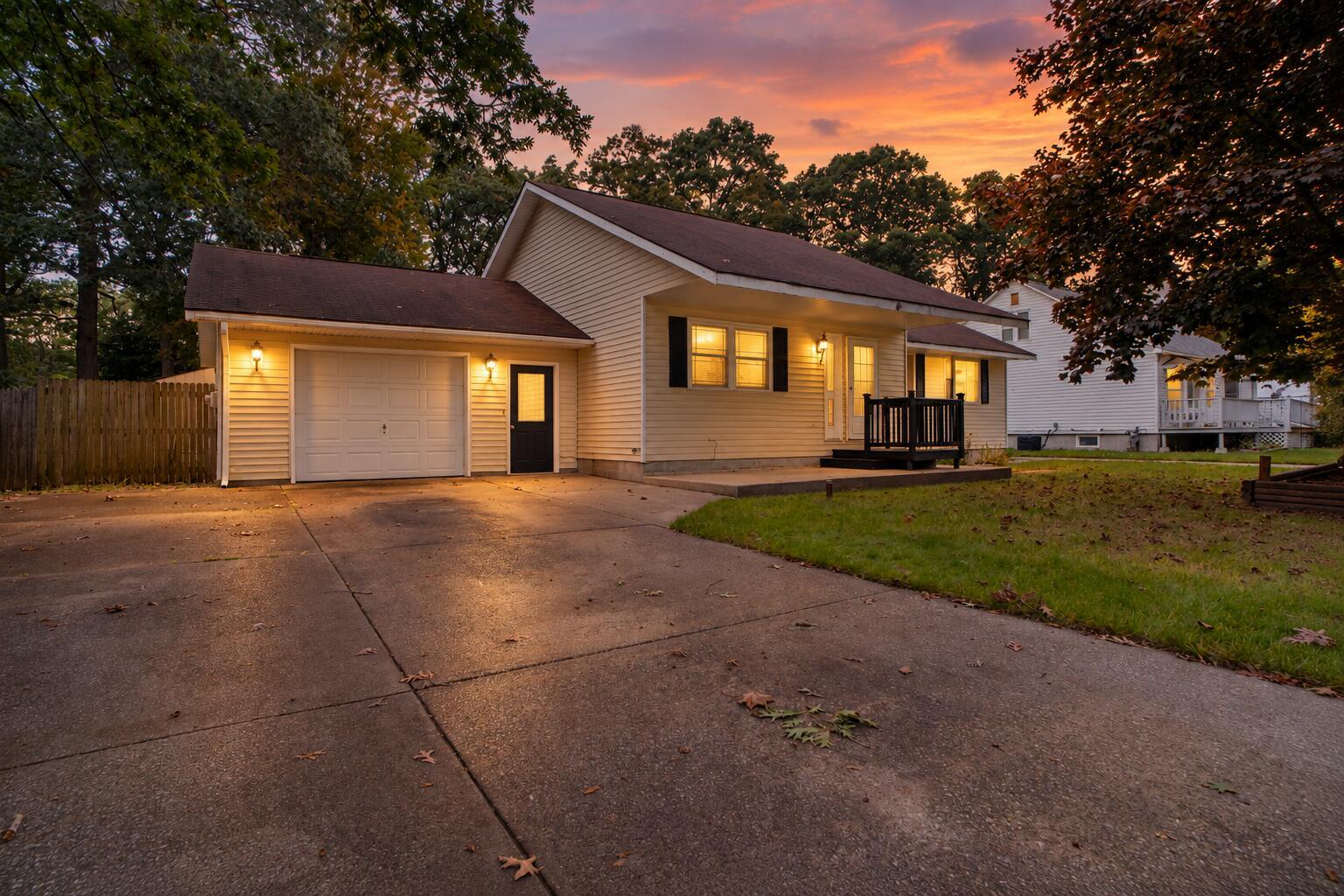 Kooi St, Muskegon, MI 49444