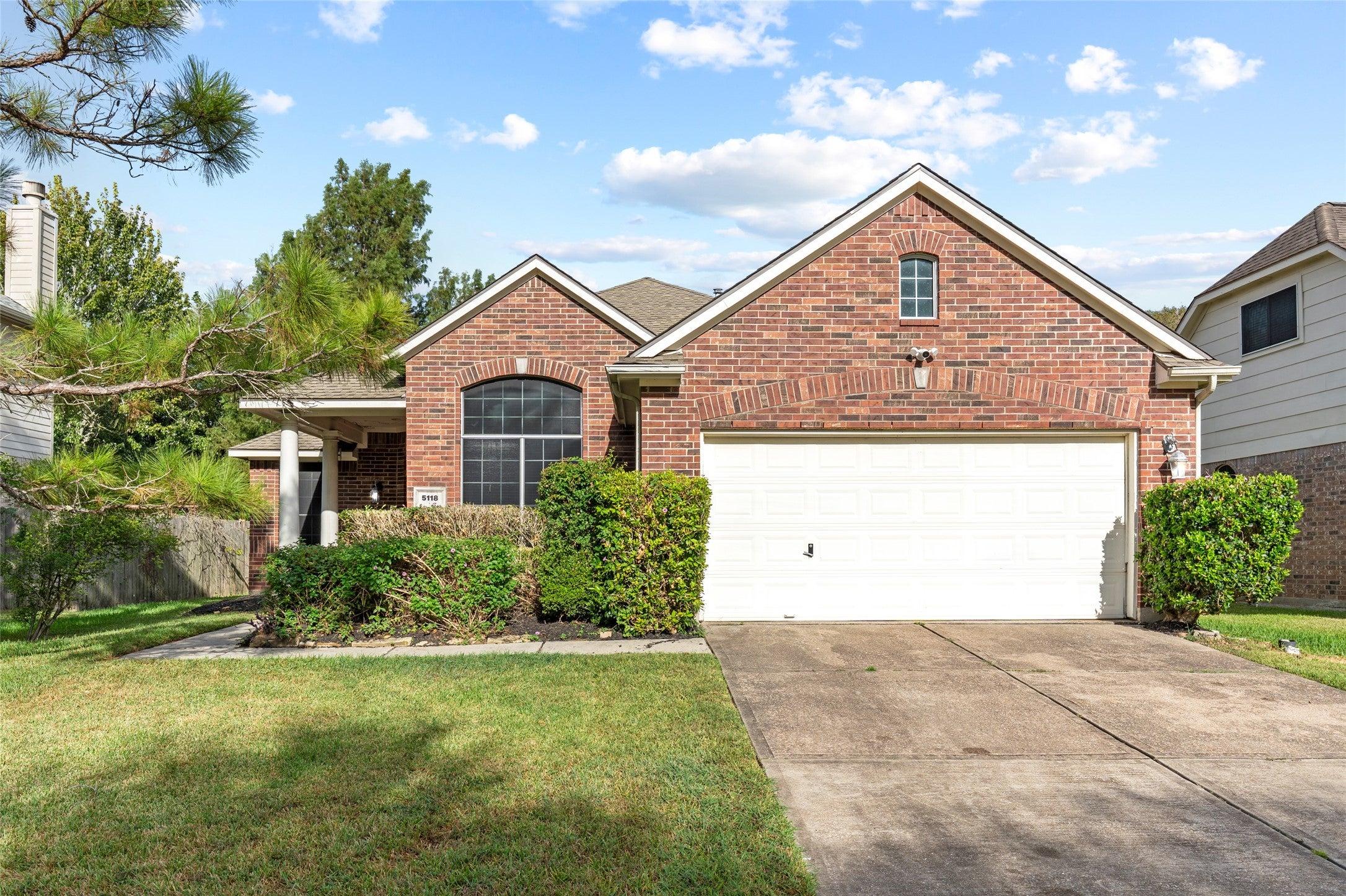 Arborwood Dr, League City, TX 77573
