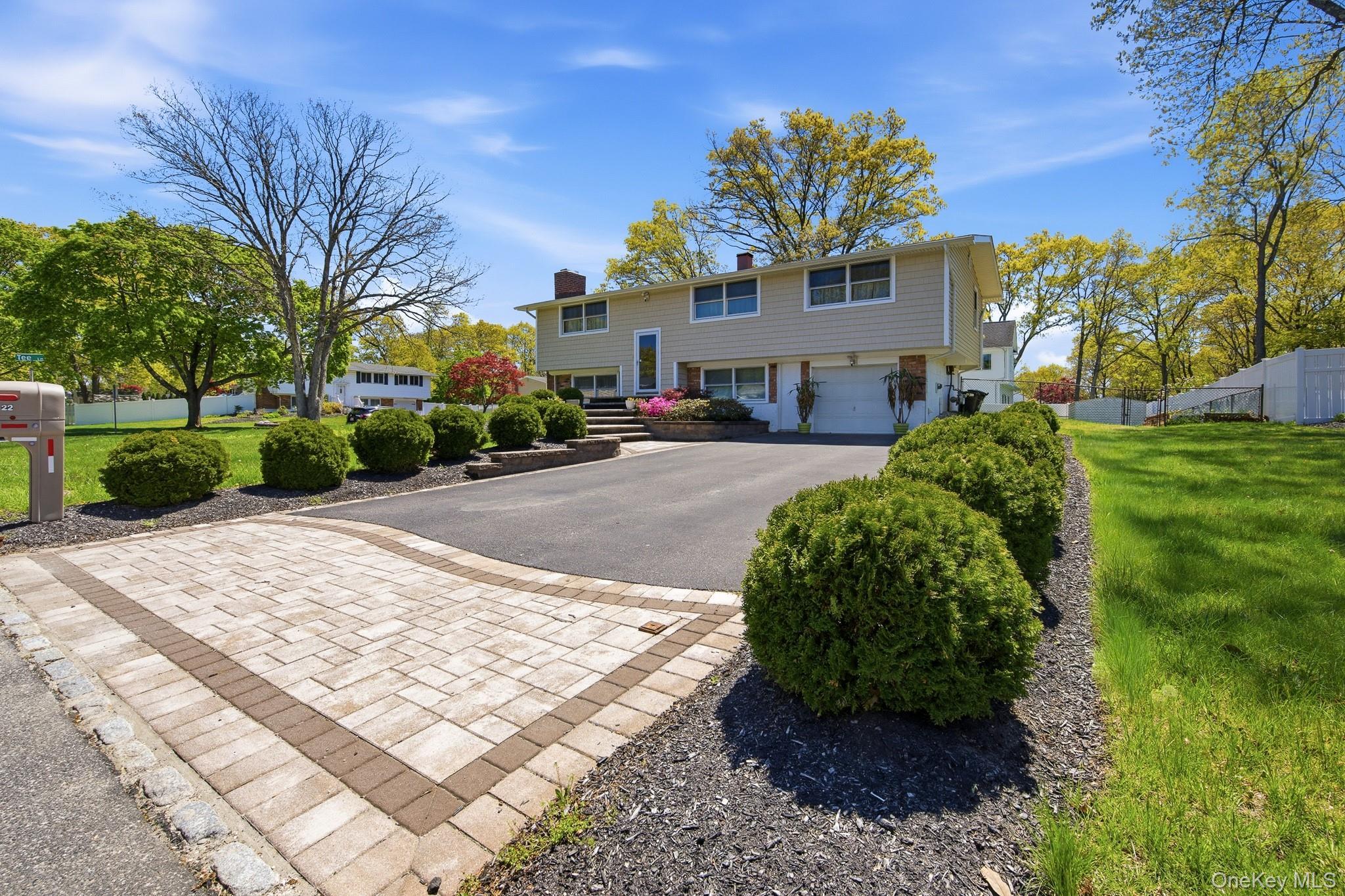 Fairway Dr, Port Jefferson Station, NY 11776