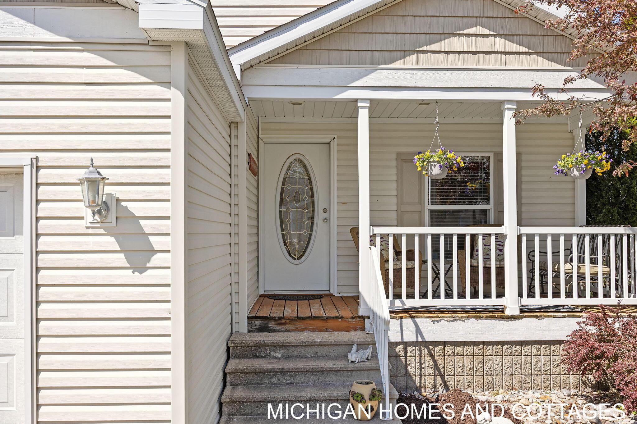 W Scenic Turn Ln, Holland, MI 49423