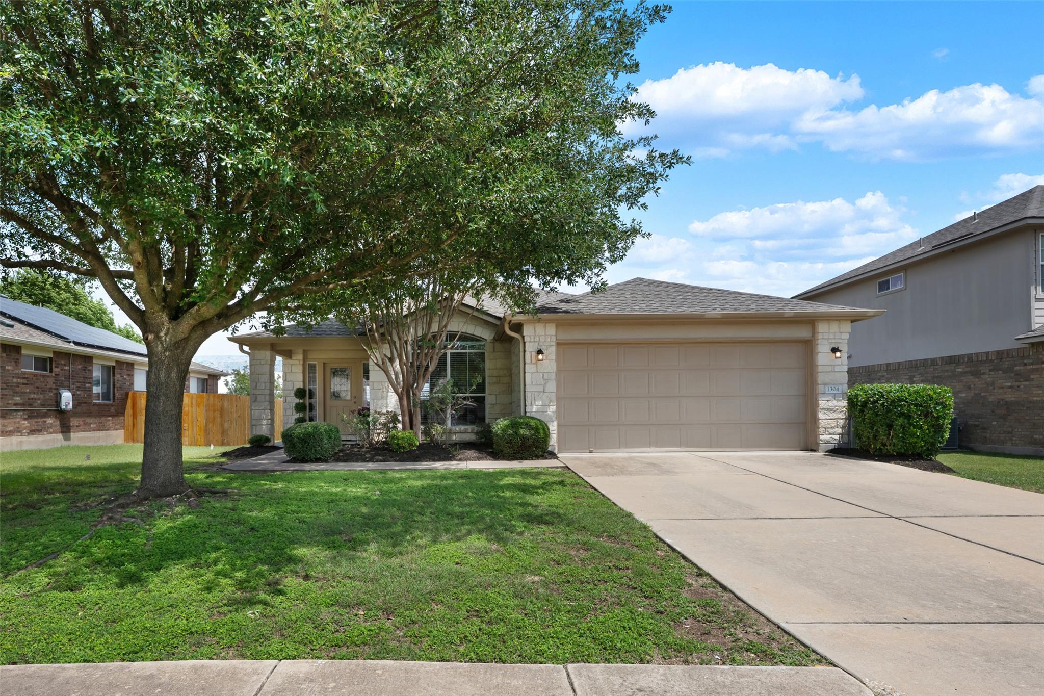Hensley Dr, Leander, TX 78641