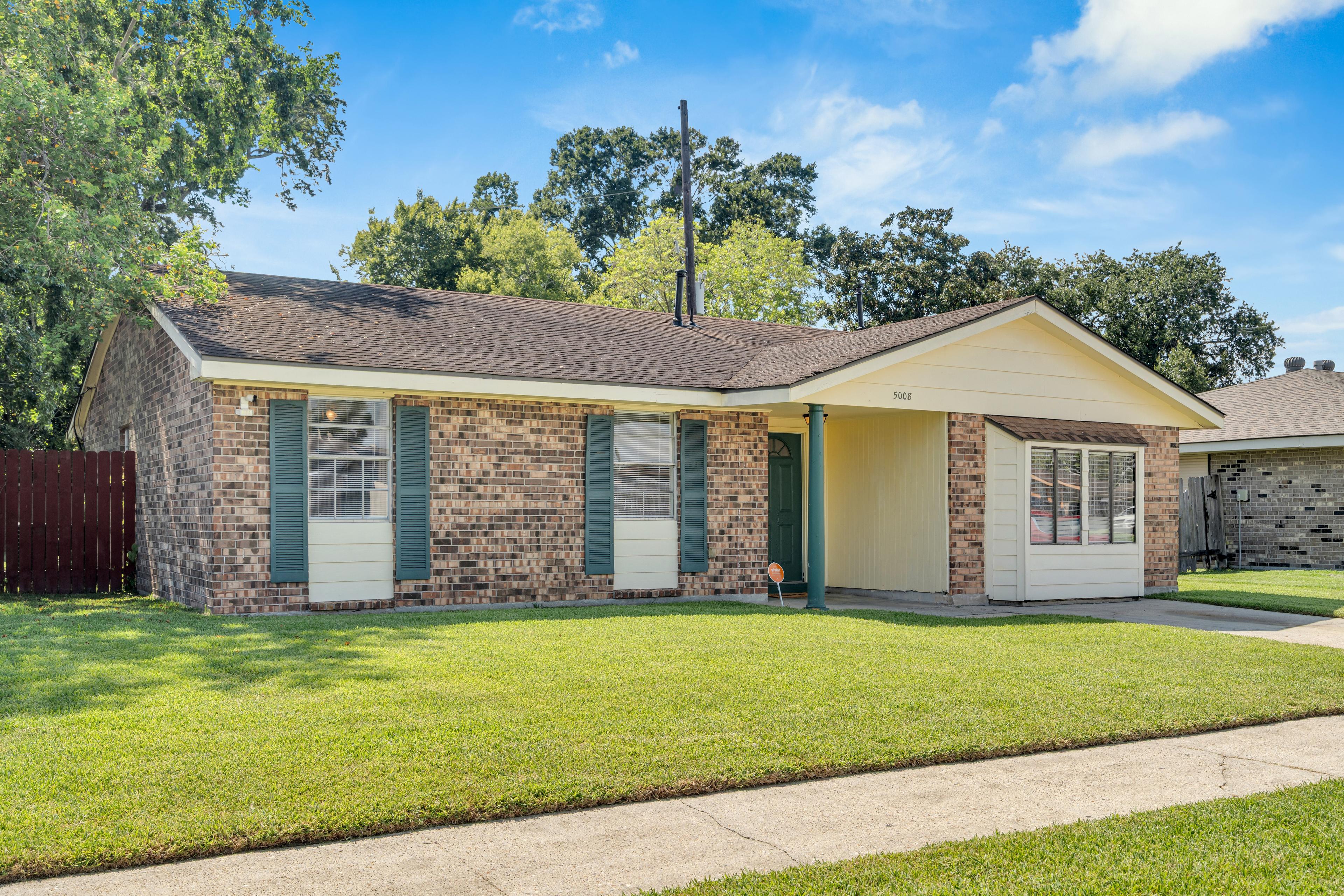Bowdon St, Marrero, LA 70072