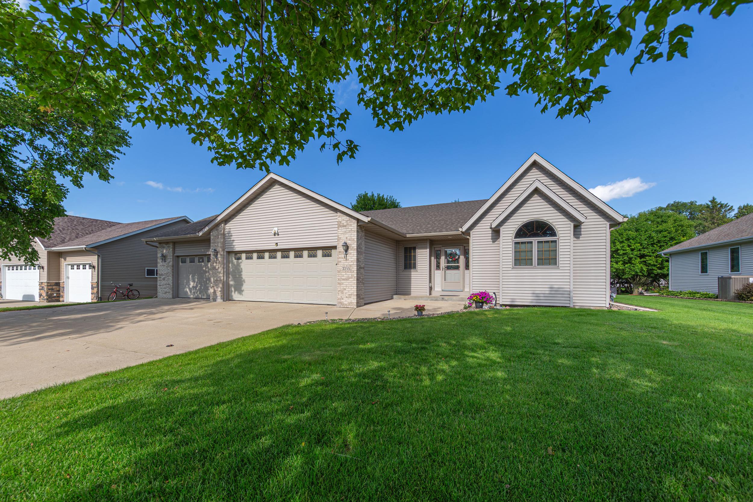 Mineral Springs Pkwy, Owatonna, MN 55060
