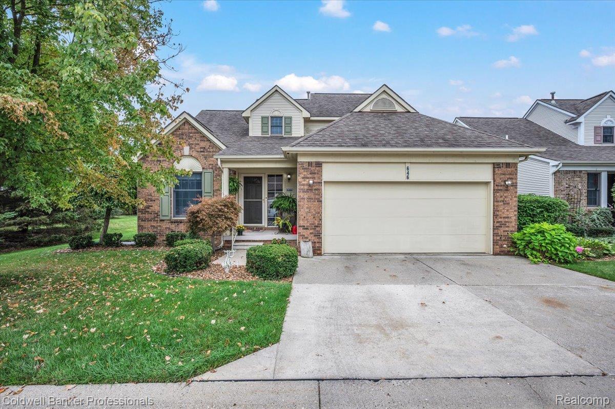 Rolling Hills Ln, Lapeer, MI 48446