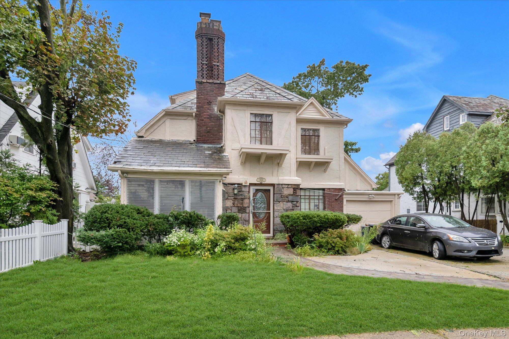 Hewlett Ave, Hewlett, NY 11557