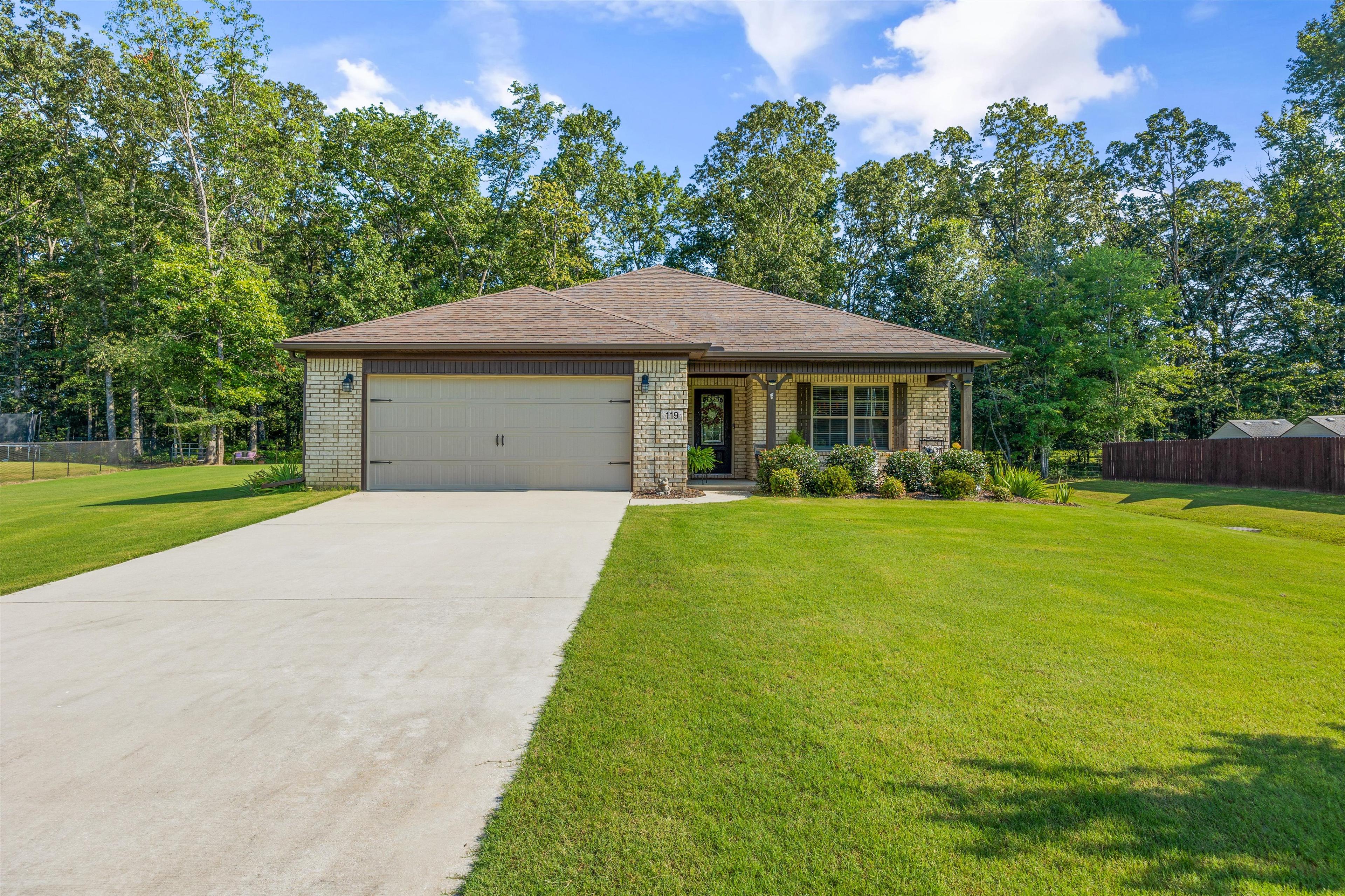 Breezy Brook Ln, Ardmore, AL 35739