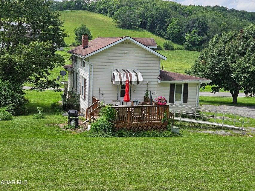E Loop Rd, Hollidaysburg, PA 16648