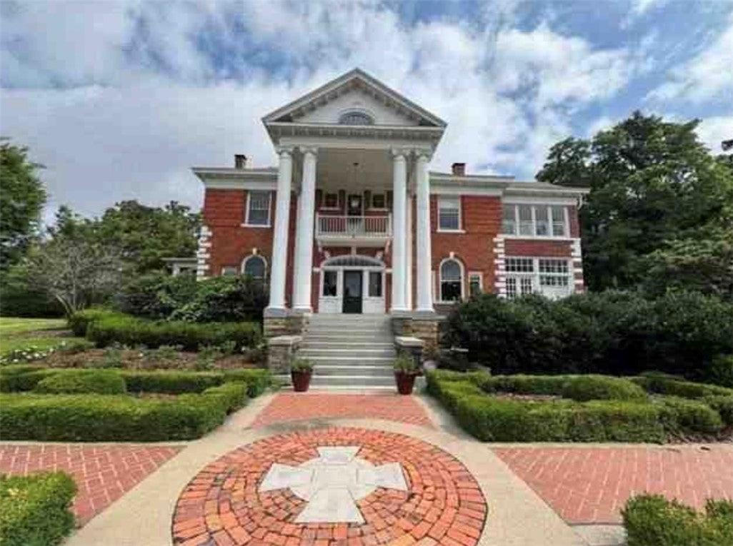 W Mount Nord St, Fayetteville, AR 72701