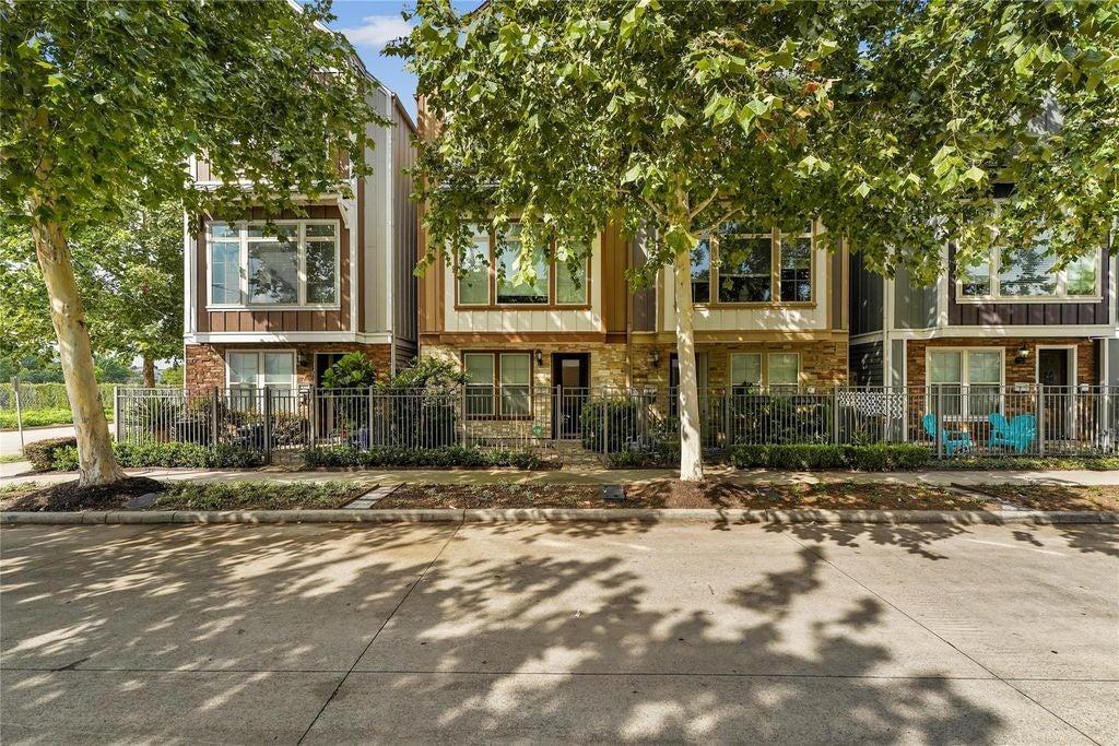 Dennis St, Houston, TX 77004