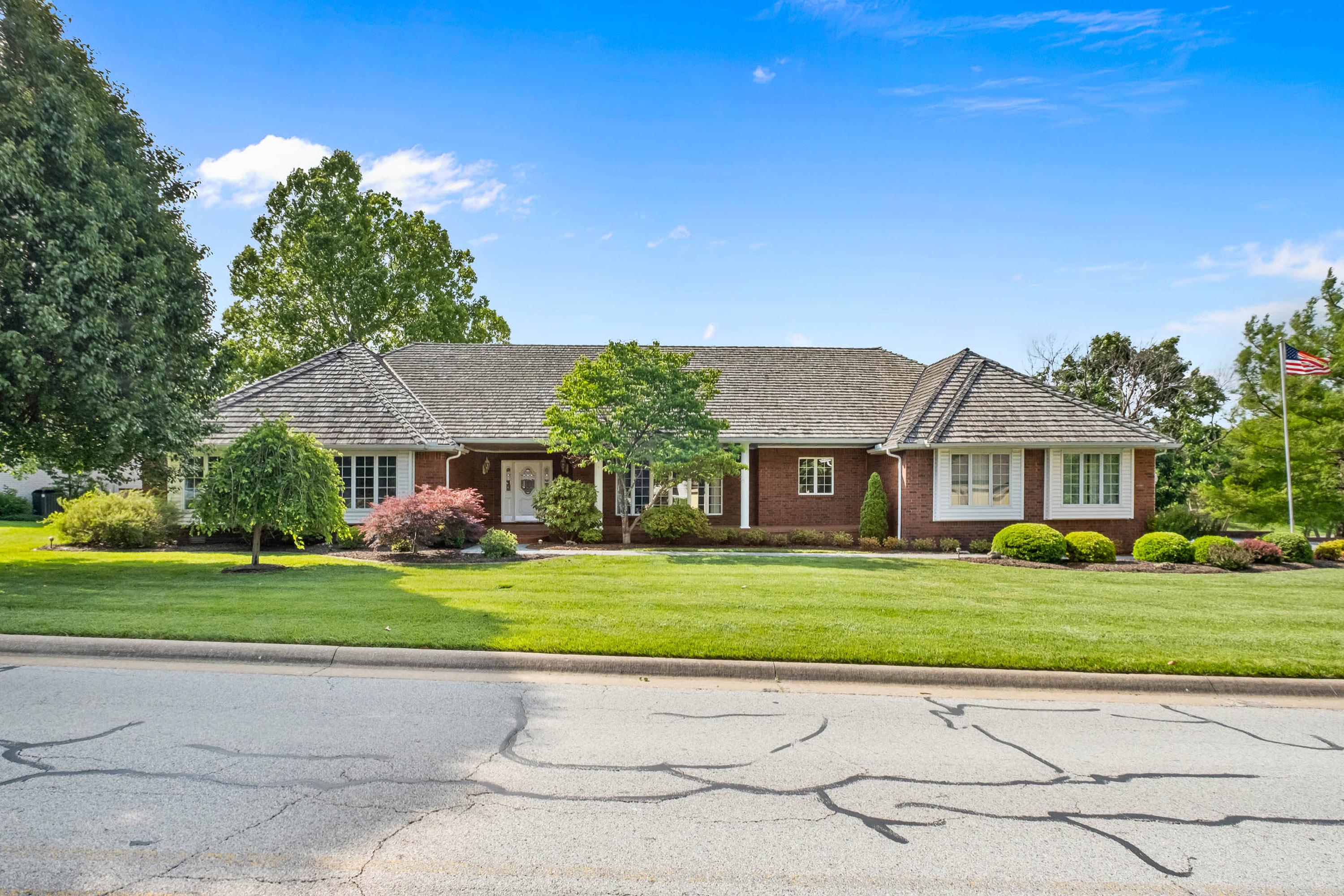 W Champions Blvd, Rogers, AR 72758