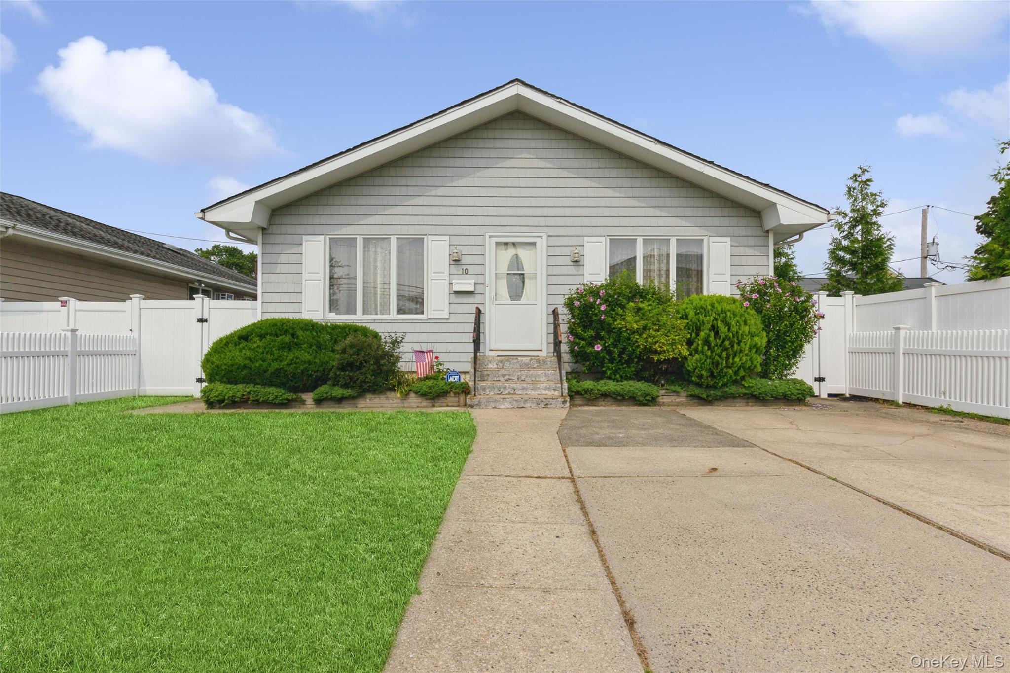 Marina Rd, Island Park, NY 11558