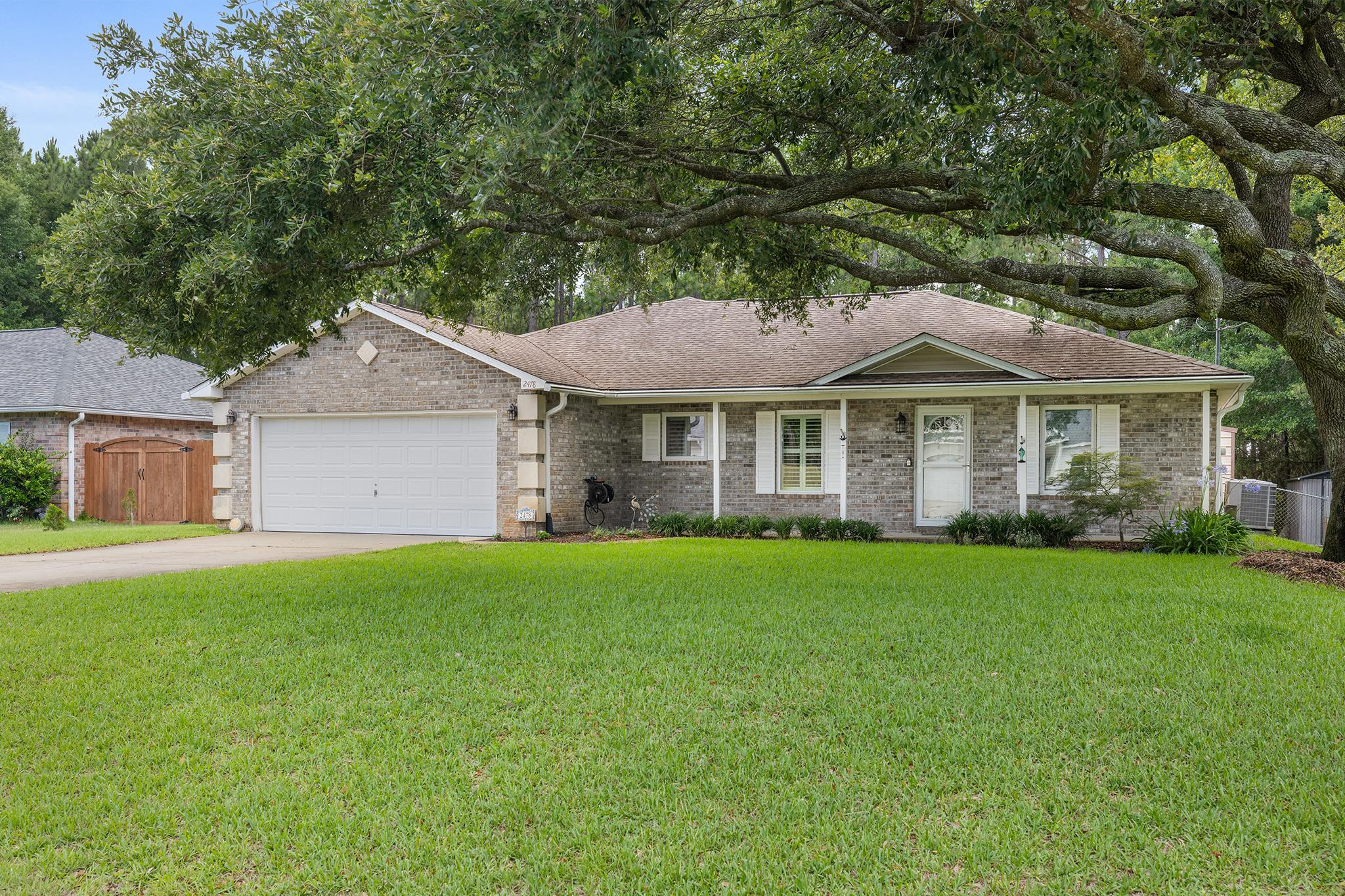 Houston Cir, Gulf Breeze, FL 32563