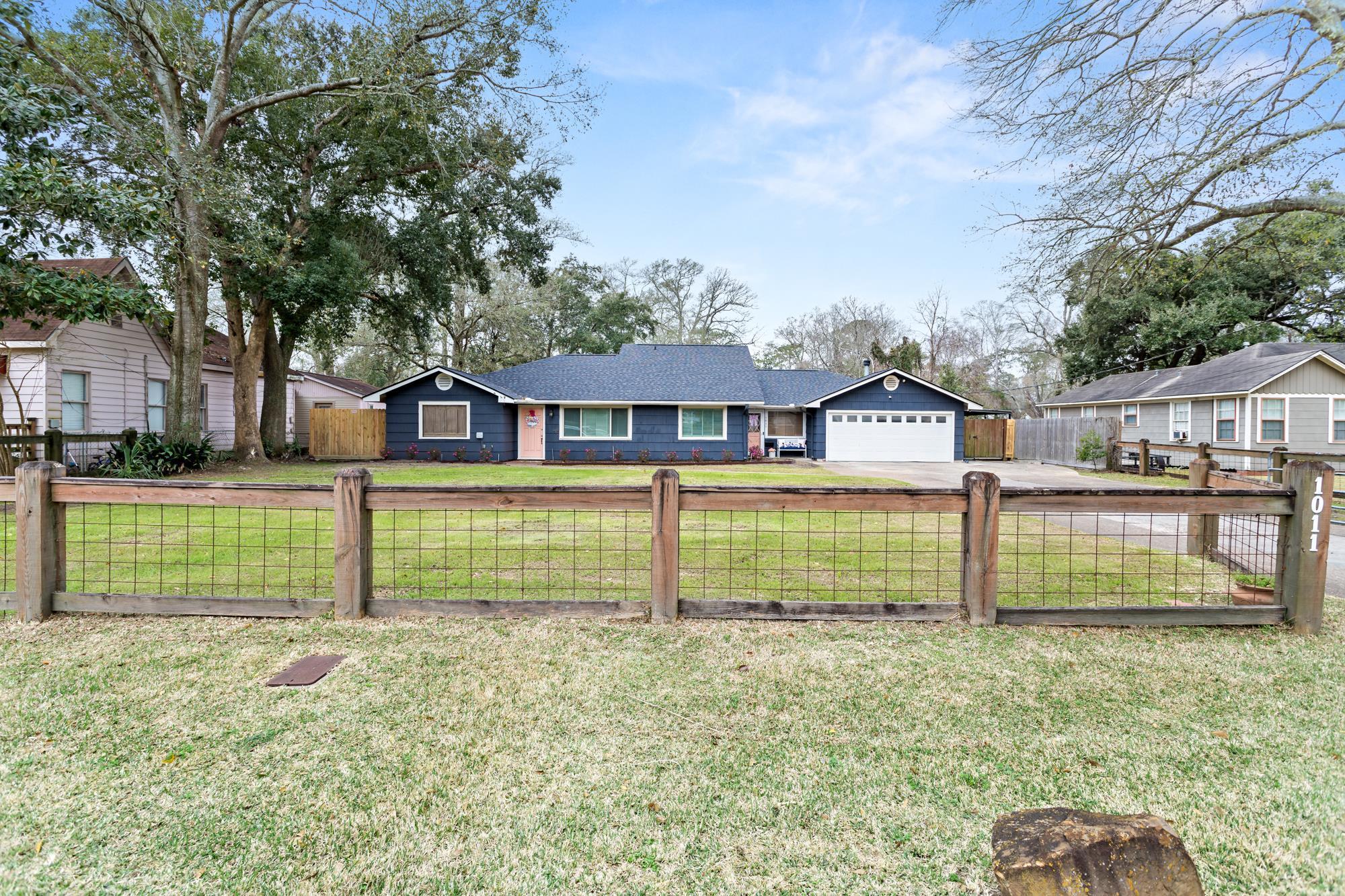 Central Dr, Beaumont, TX 77706