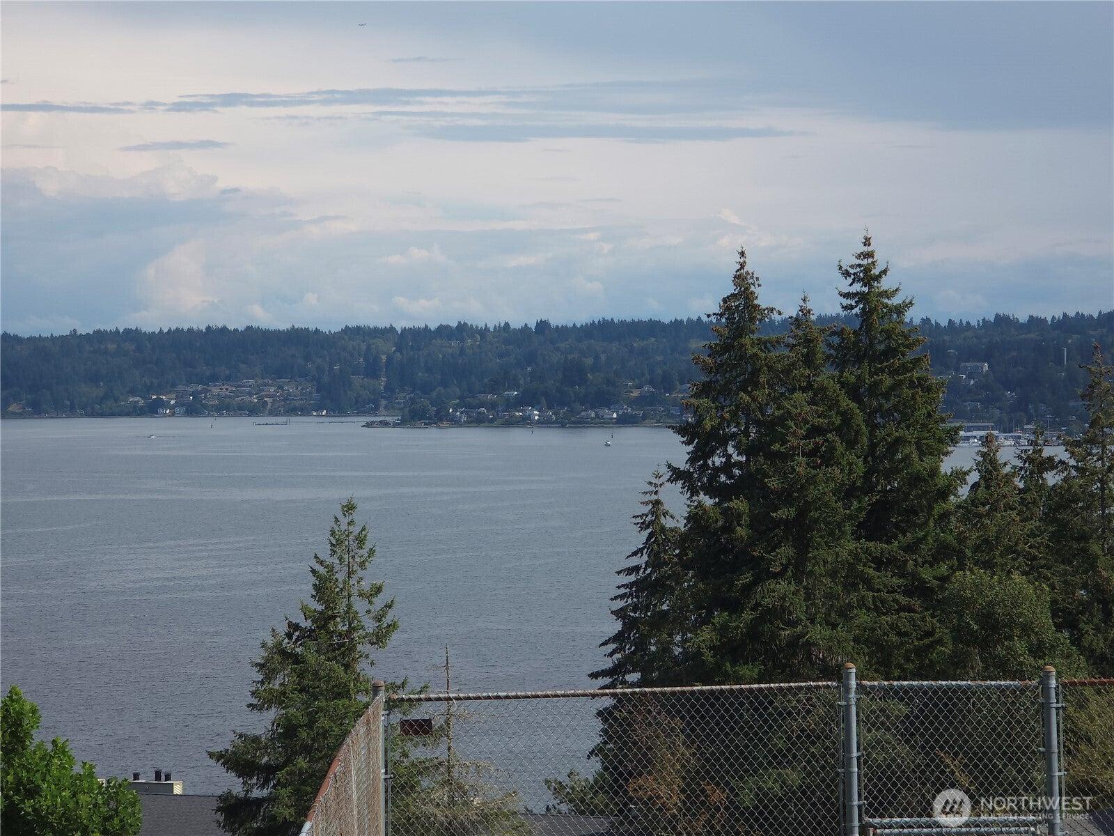 W Sunn Fjord Ln, Bremerton, WA 98312