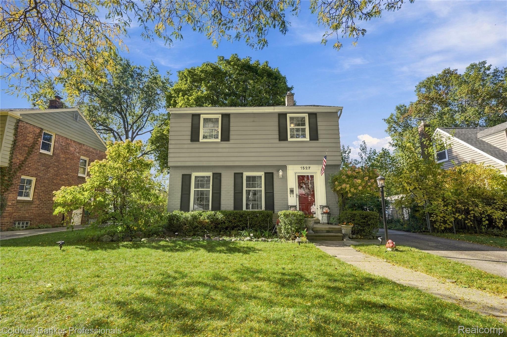 N Blair Ave, Royal Oak, MI 48067