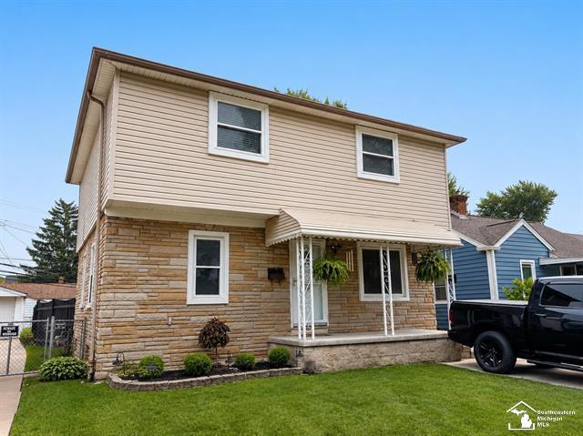 Cora St, Wyandotte, MI 48192