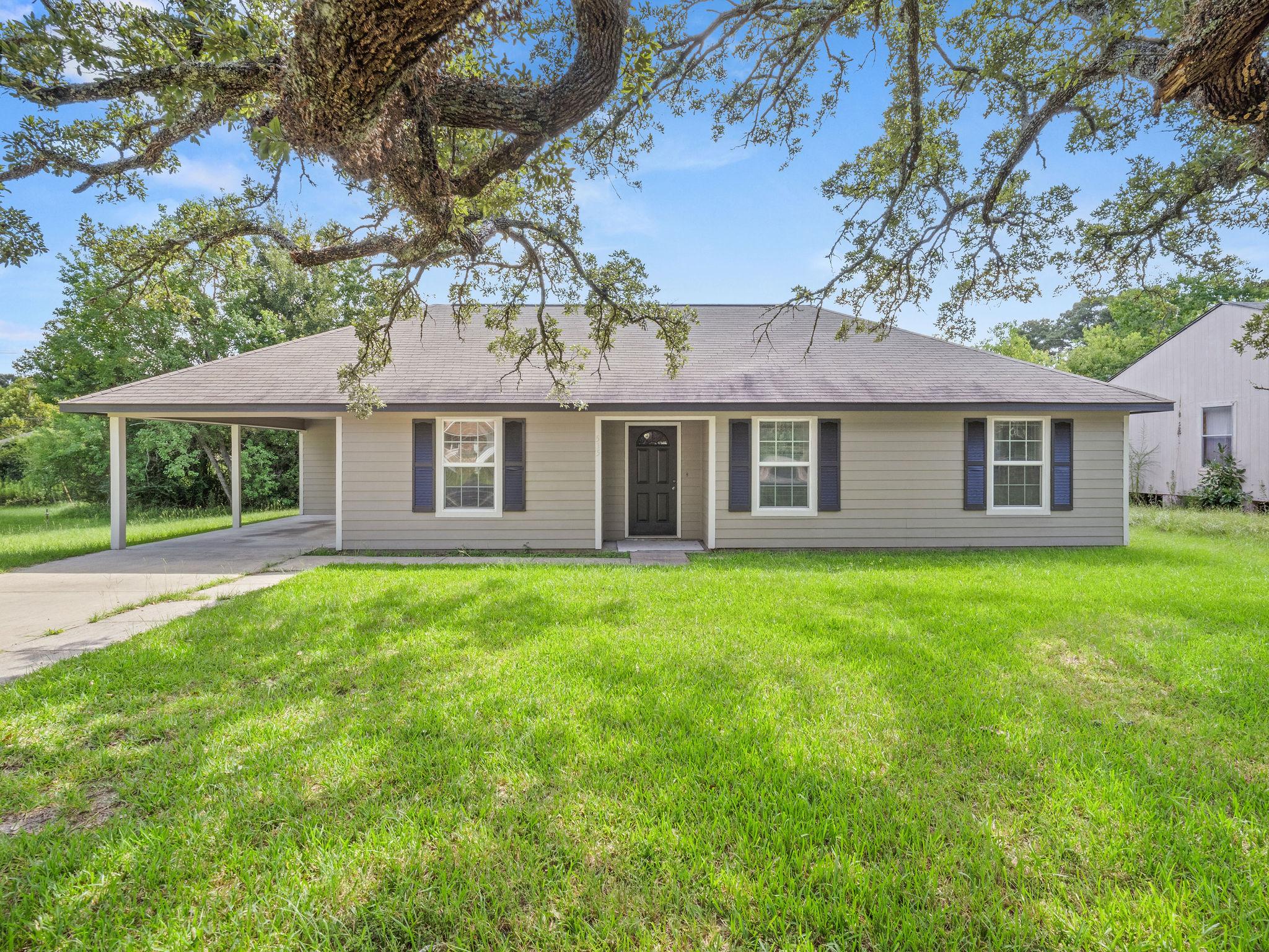 Curtis St, Leesville, LA 71446