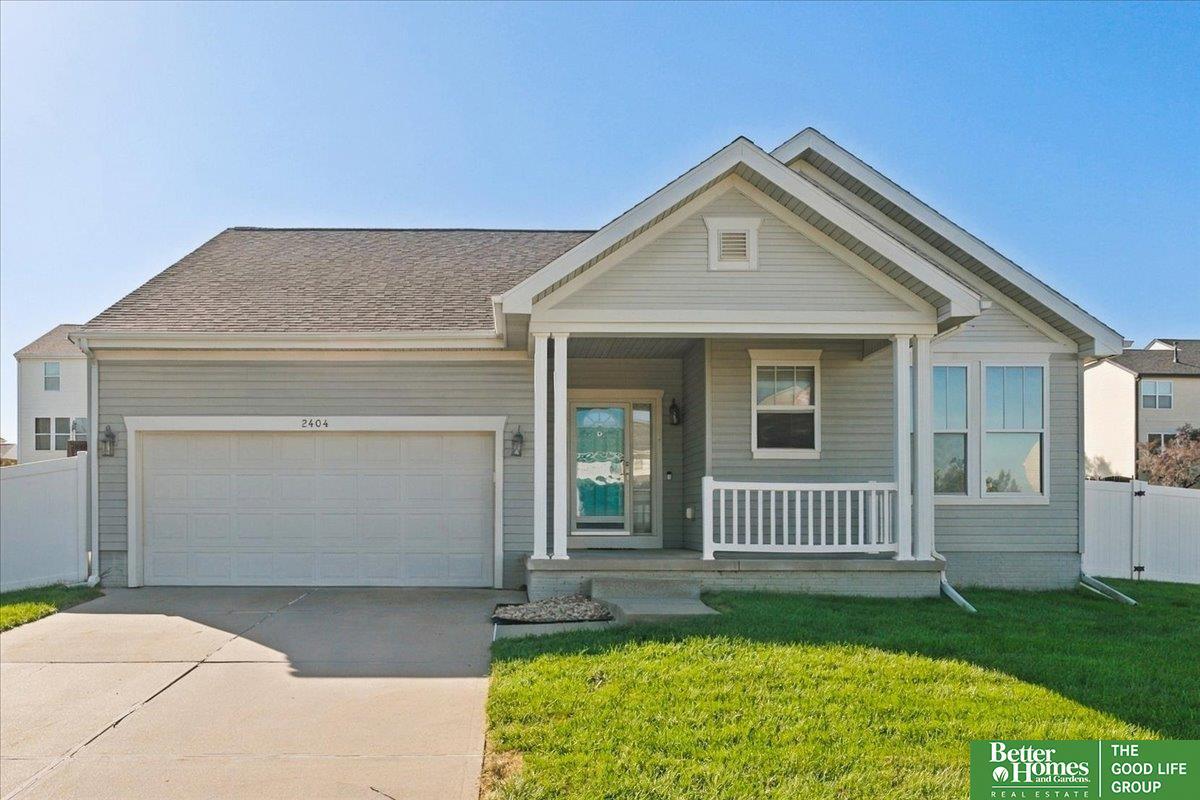 S Mineral Dr, Papillion, NE 68046