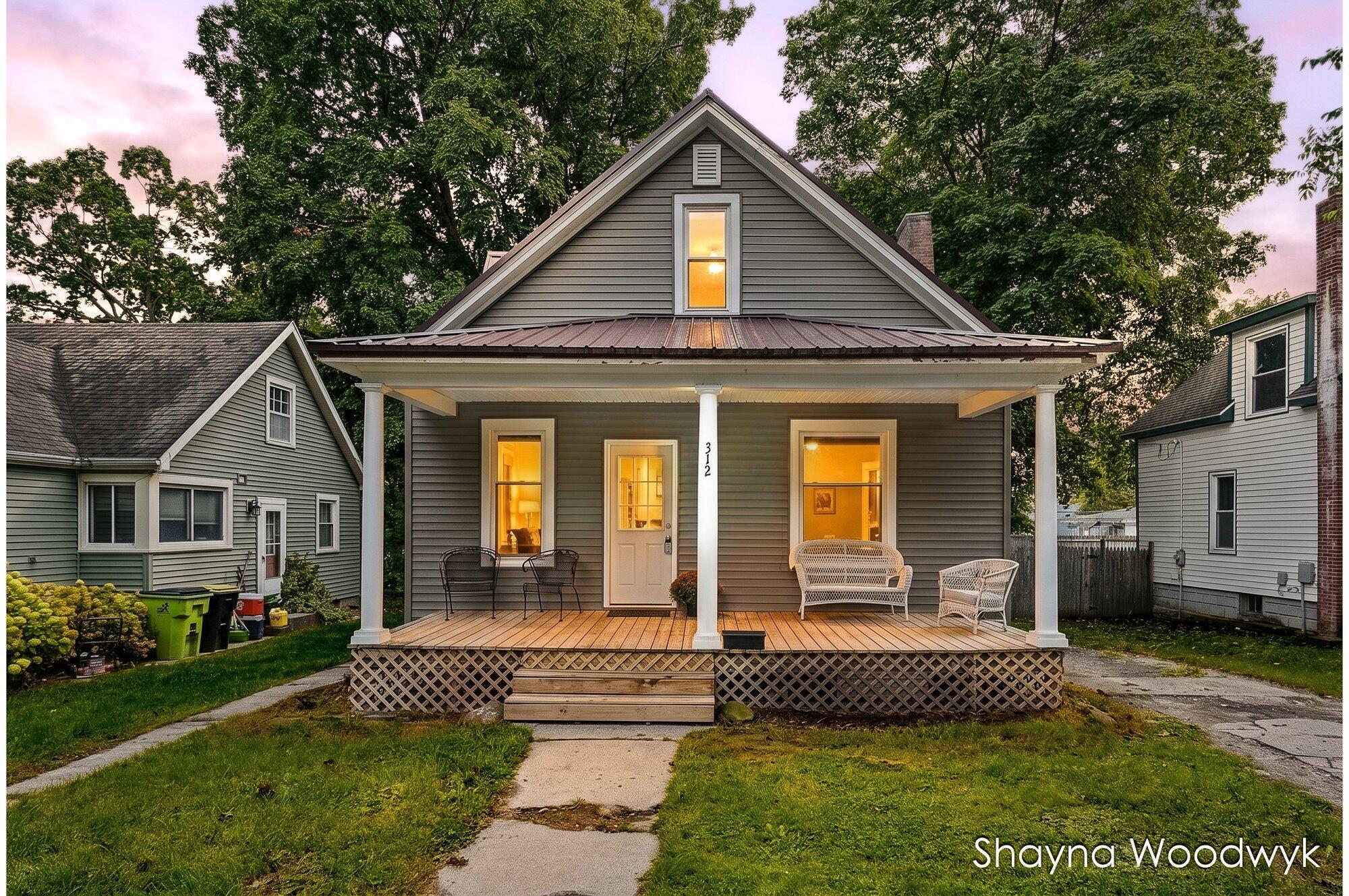 S Irving St, Greenville, MI 48838