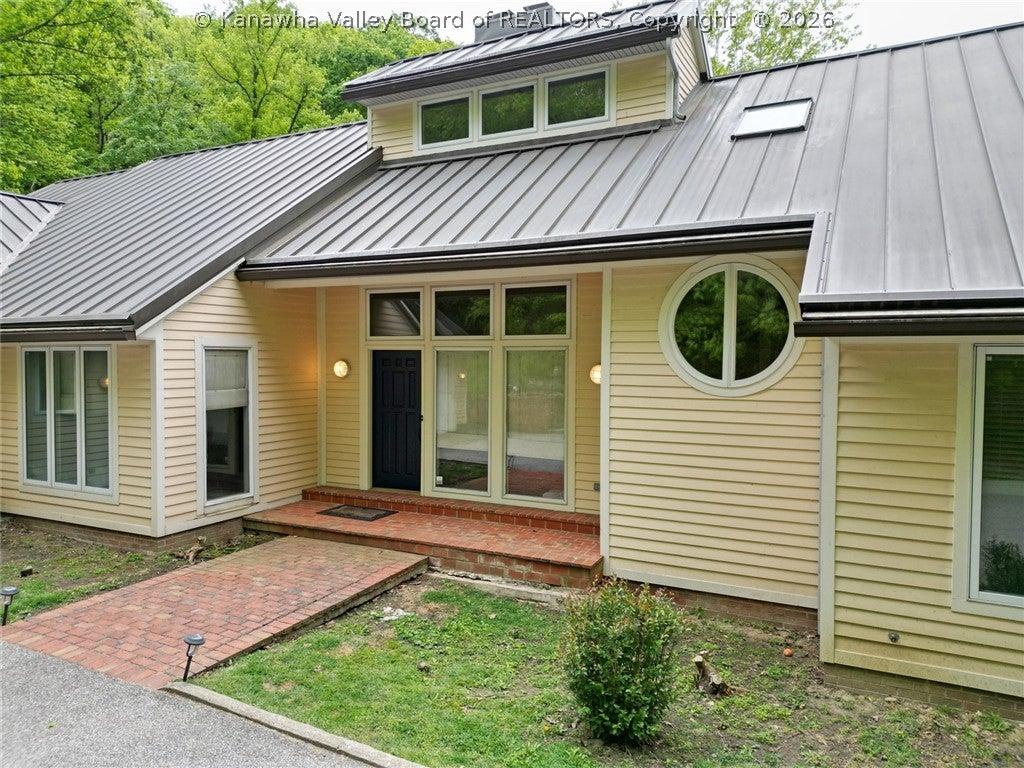 Quail Cove Rd, Charleston, WV 25314