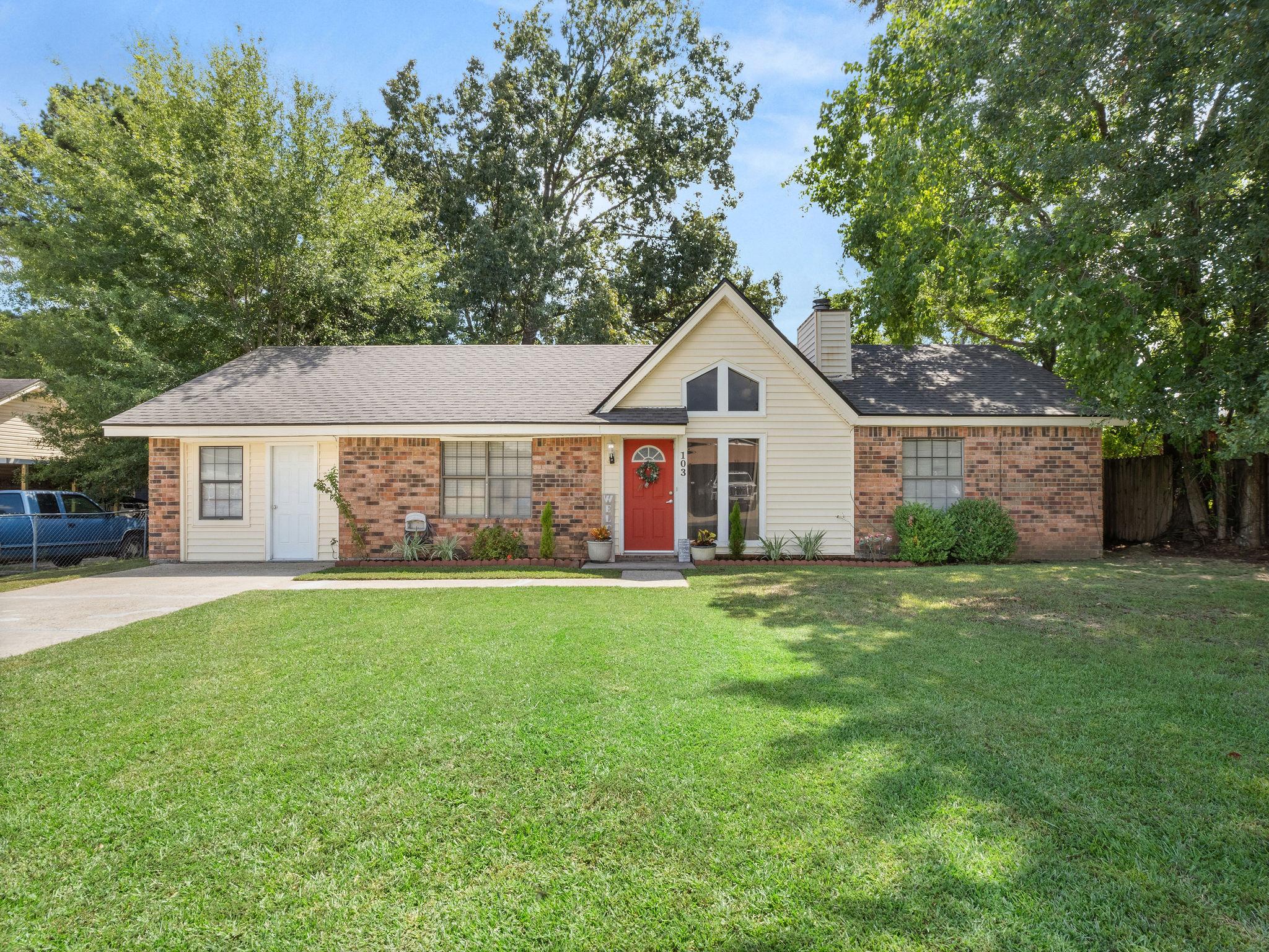 Clarence Ave, New Llano, LA 71461