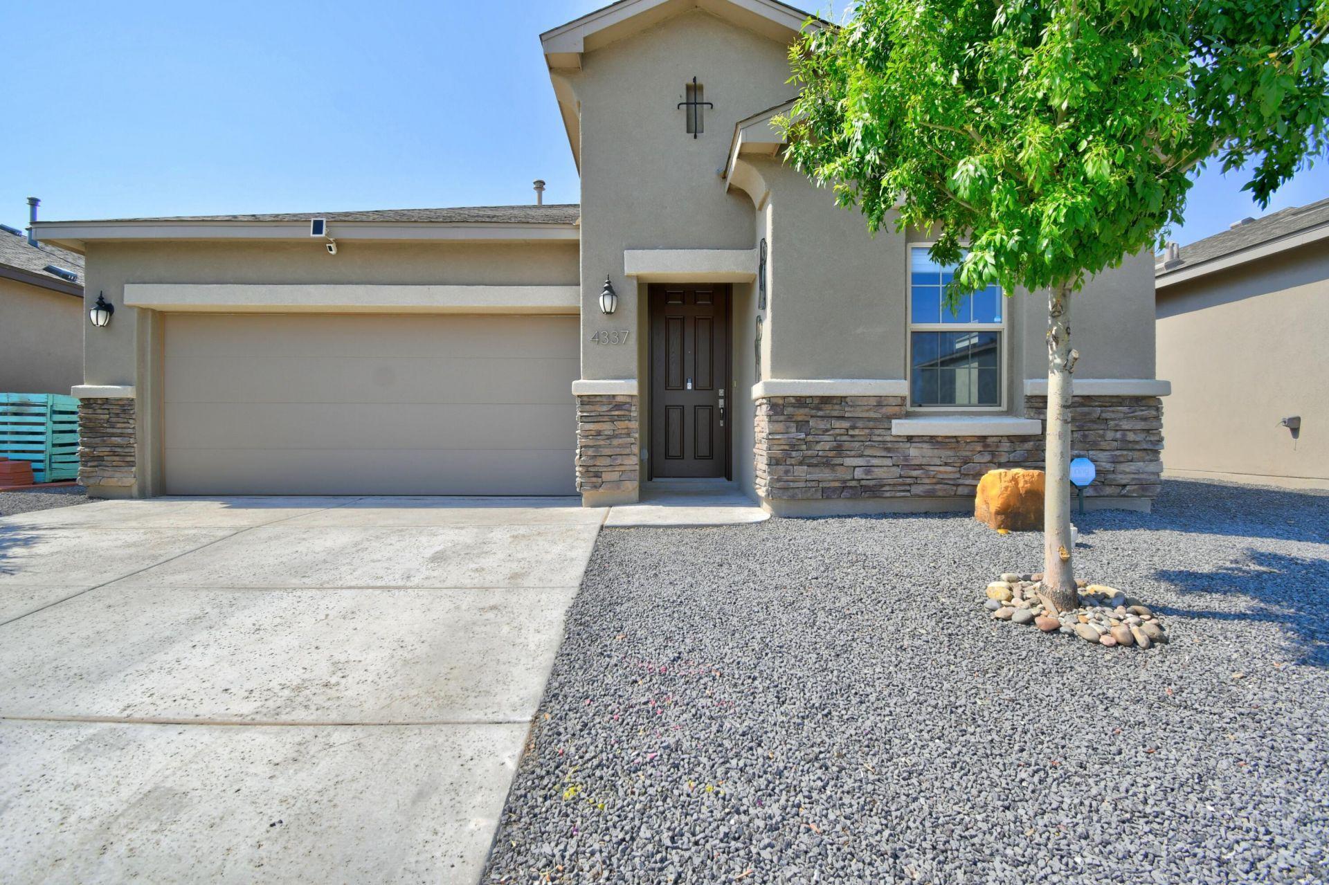 Golden Eagle Loop Ne, Rio Rancho, NM 87144