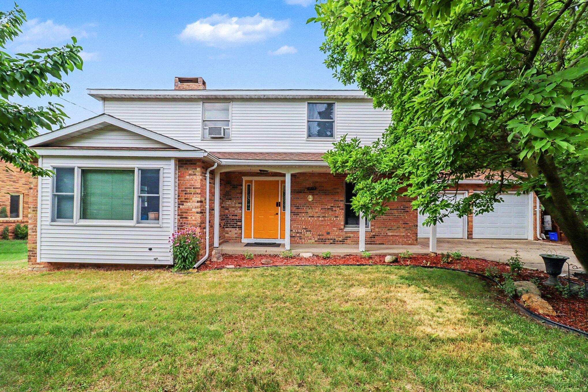 E Pine St, Fremont, MI 49412