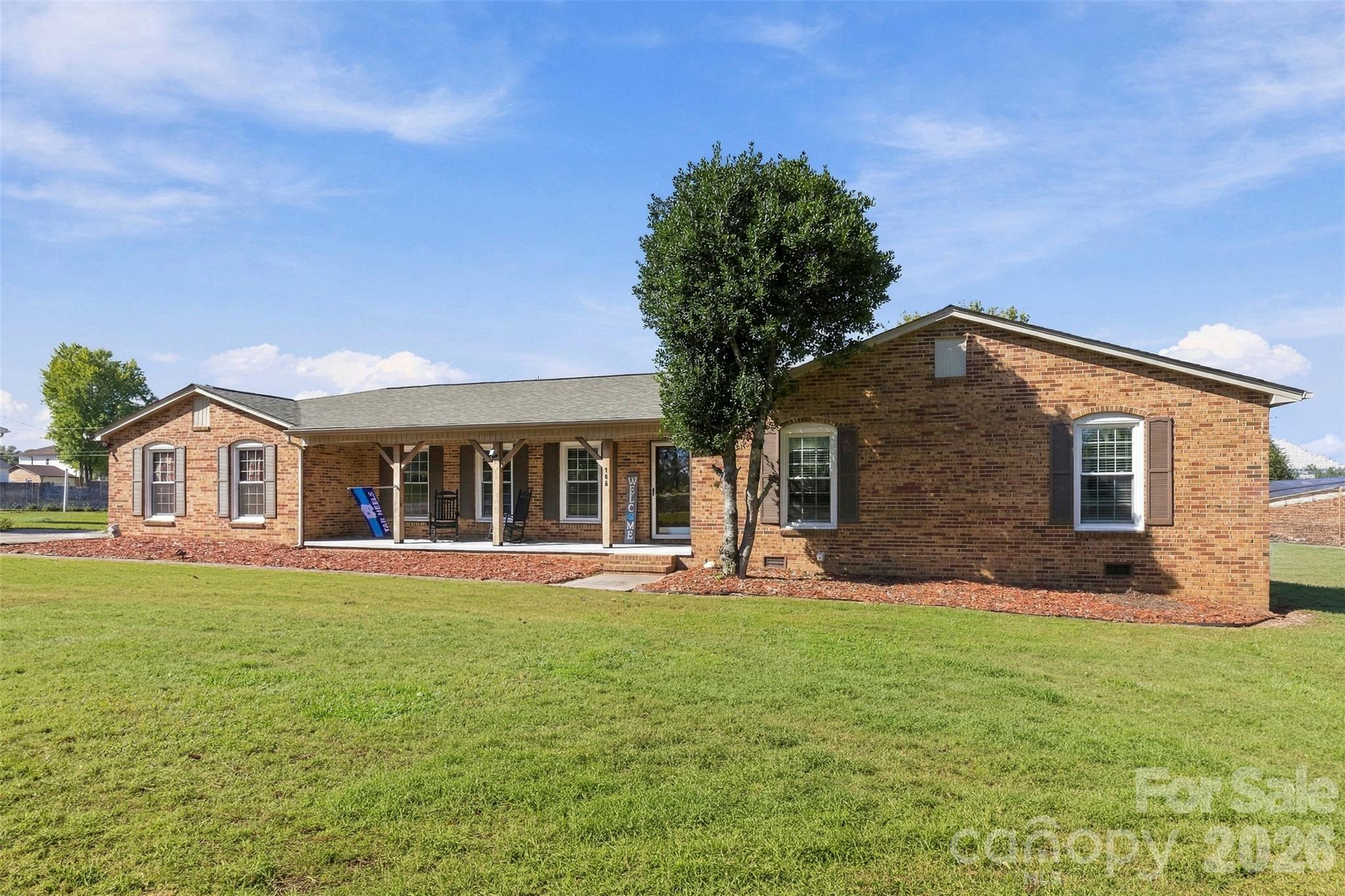 White Plains Dr, Kings Mountain, NC 28086