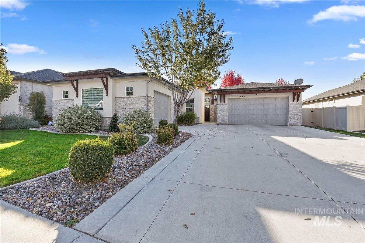 W Prickly Pear Dr, Eagle, ID 83616