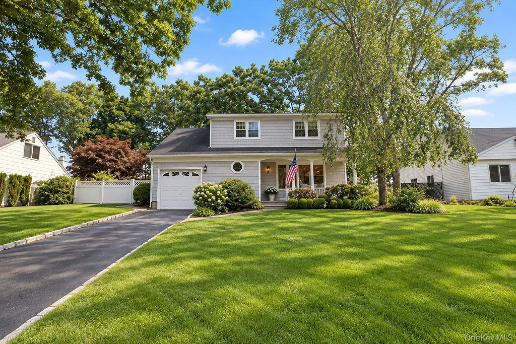 Dellmarie Ln, Nesconset, NY 11767