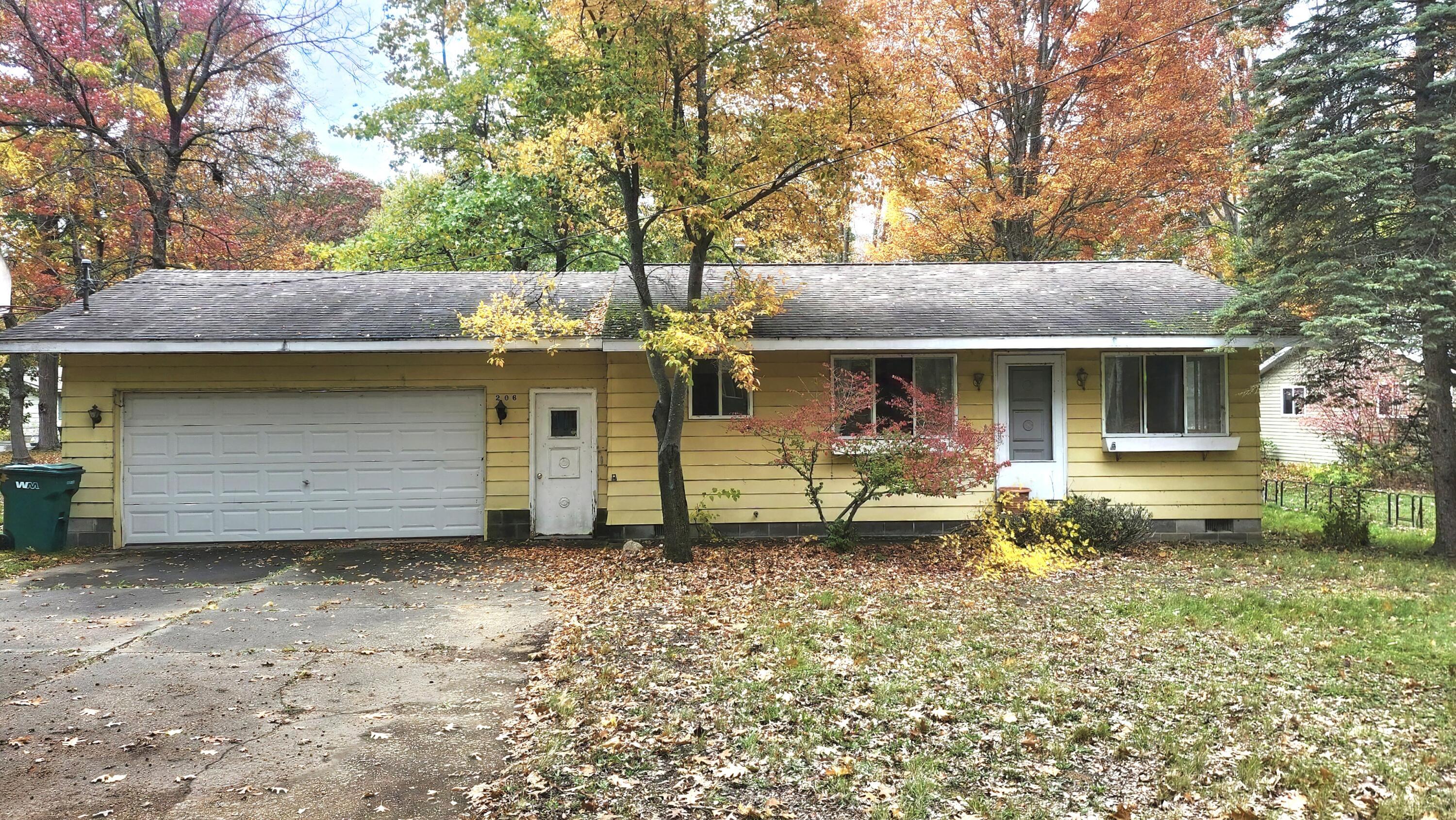 Chippewa Trl, Prudenville, MI 48651