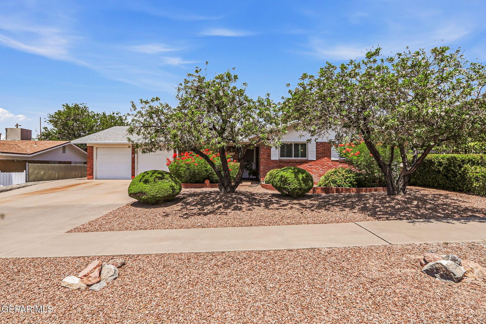 Carnival Dr, El Paso, TX 79912