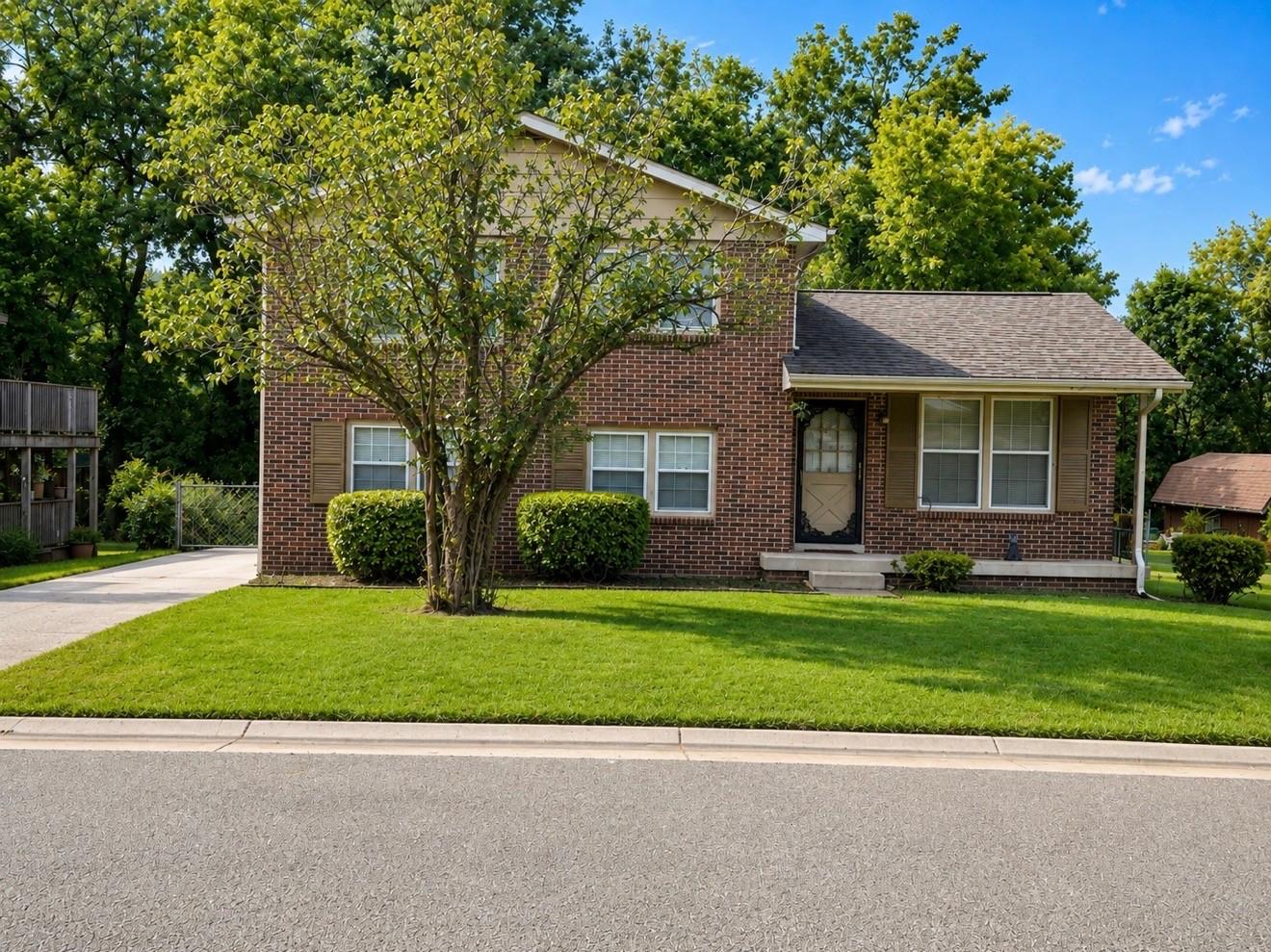 Sunnyview Dr, Nashville, TN 37218