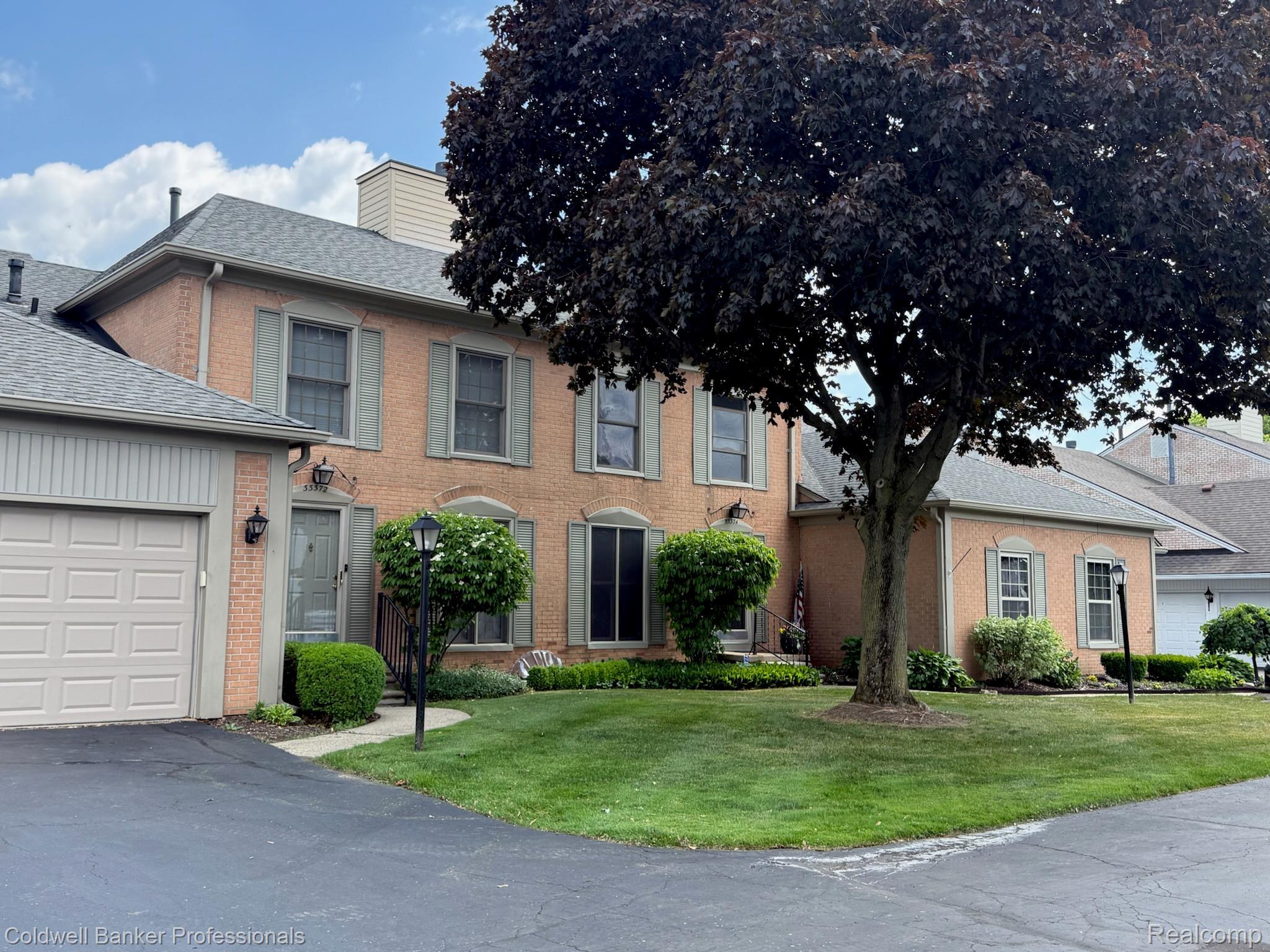 Jefferson Ave, Saint Clair Shores, MI 48082