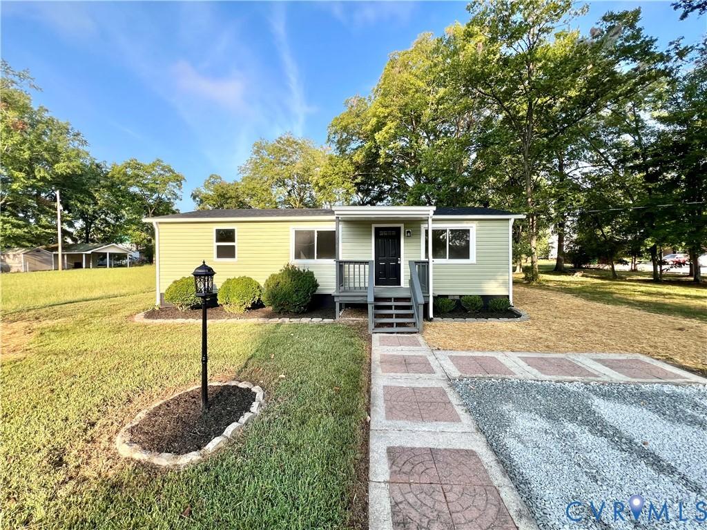 Oak St, Blackstone, VA 23824
