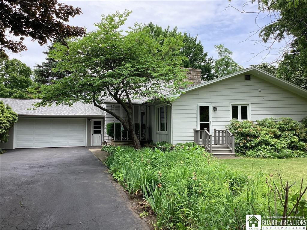N Gale St, Westfield, NY 14787