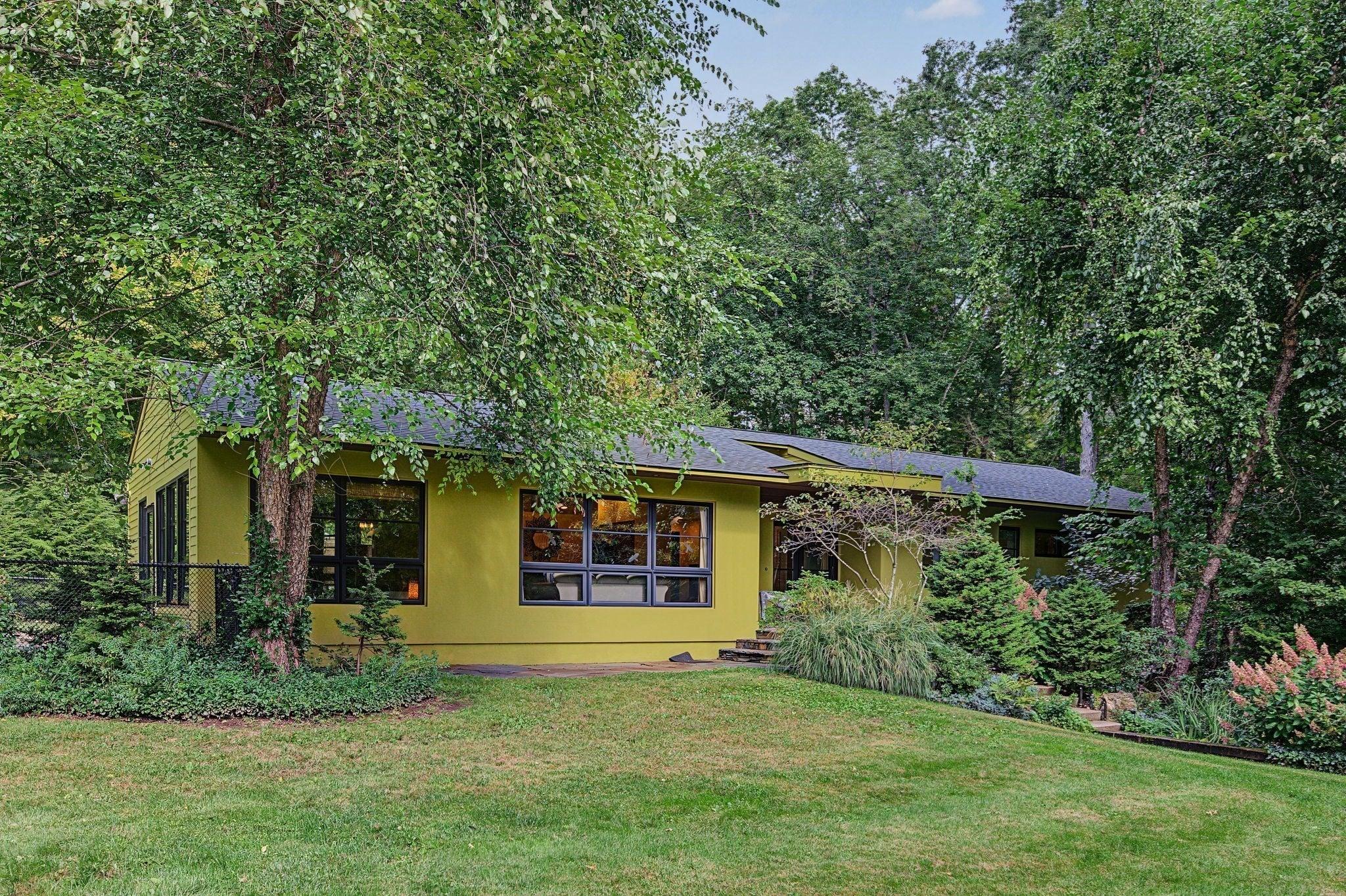 Porter St, Granby, MA 01033