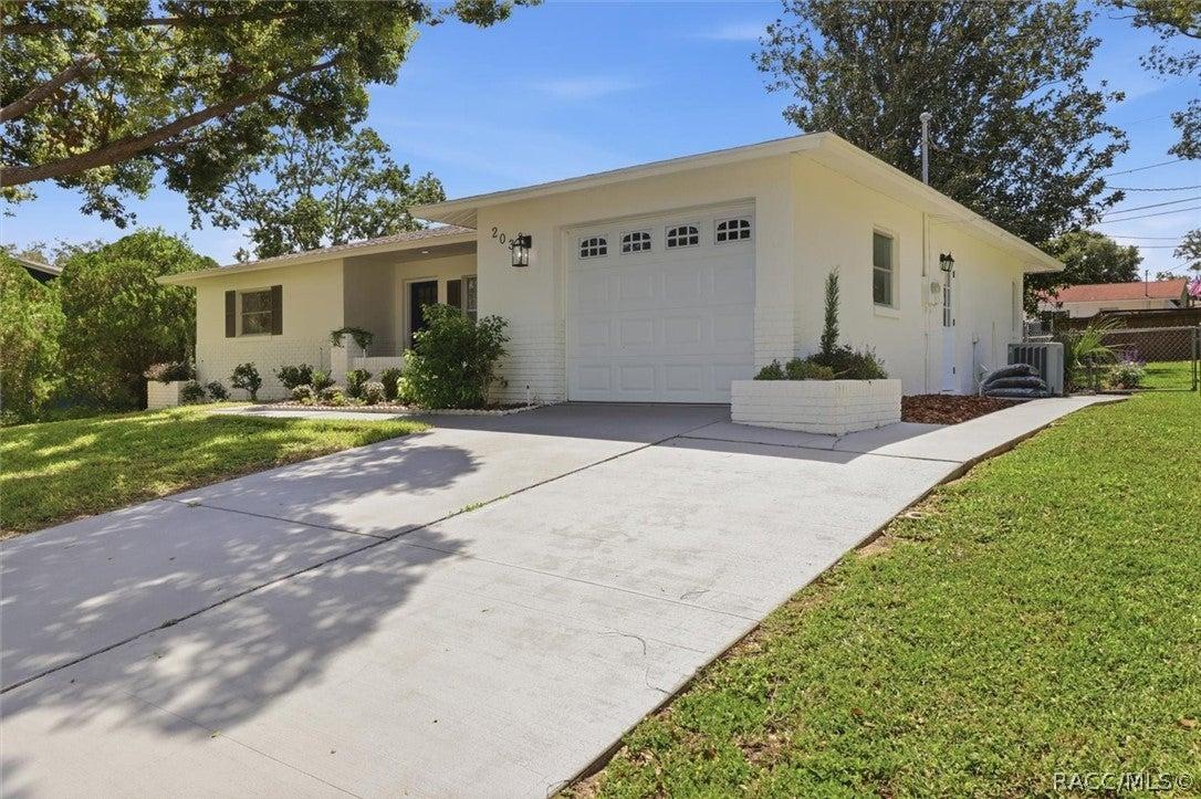 S Lee St, Beverly Hills, FL 34465