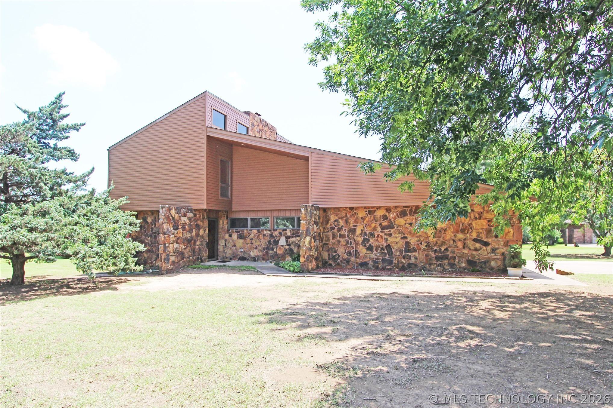 W Seminole Ave, Nowata, OK 74048