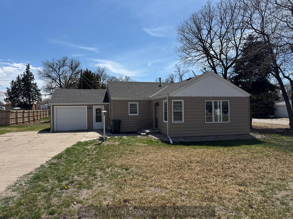 W Capital Ave, Grand Island, NE 68803
