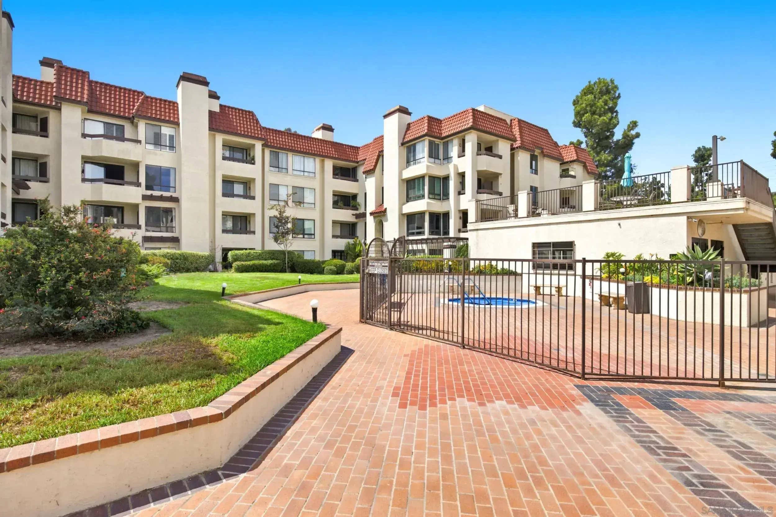 Friars Rd, San Diego, CA 92110