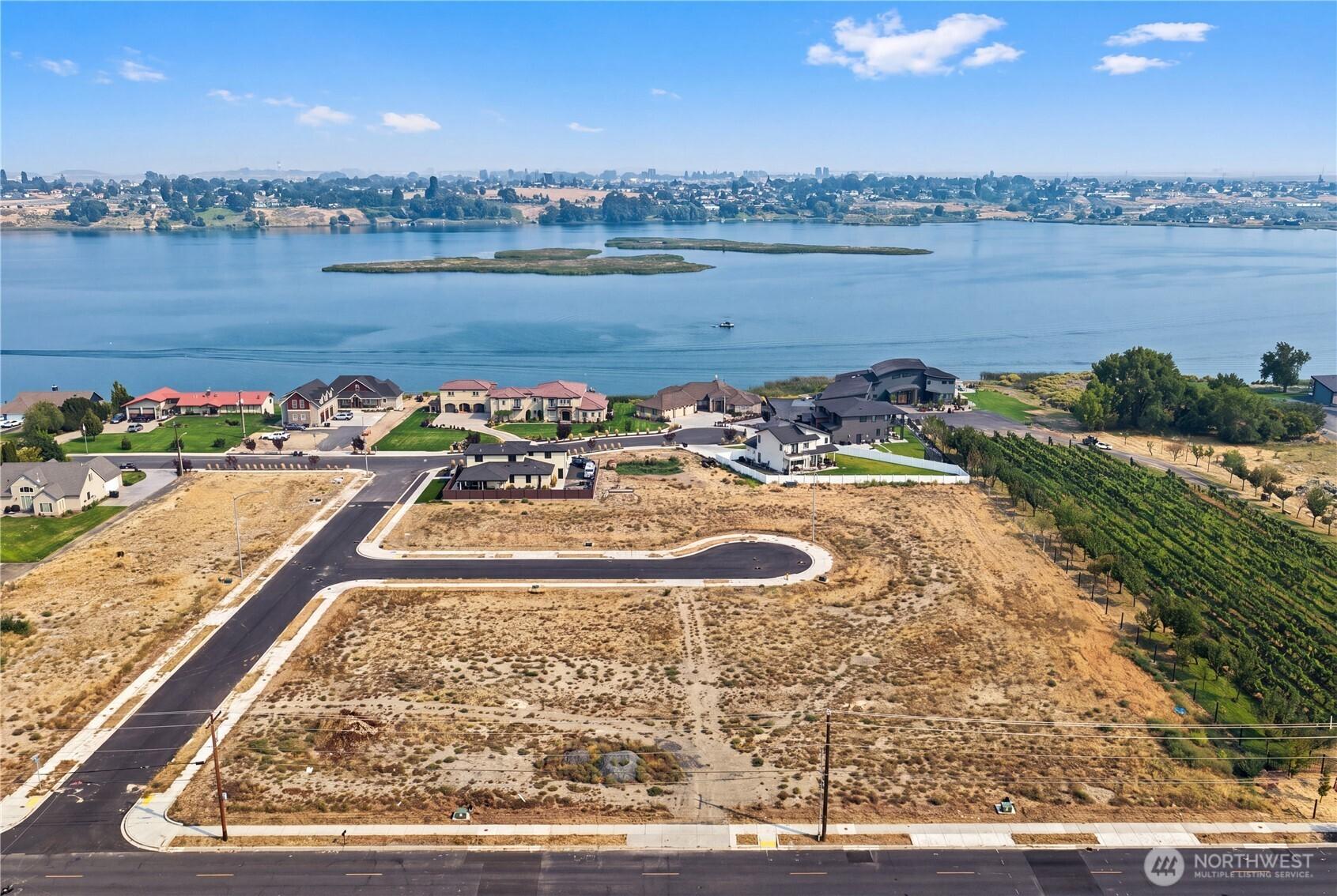 W Lakeside Dr, Moses Lake, WA 98837