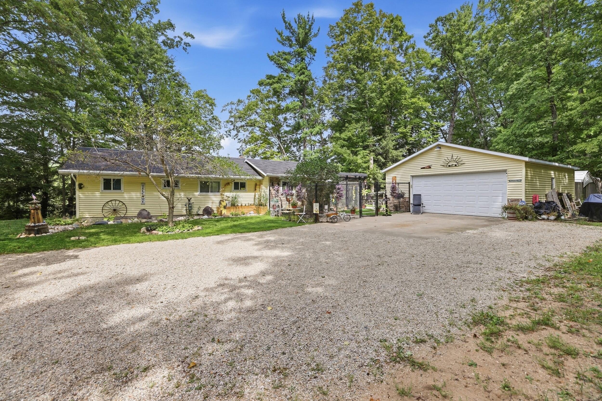 Truesdale Ave, Newaygo, MI 49337