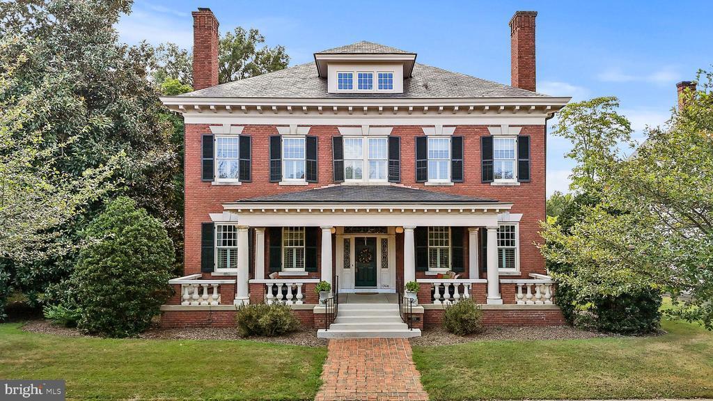 Washington Ave, Fredericksburg, VA 22401