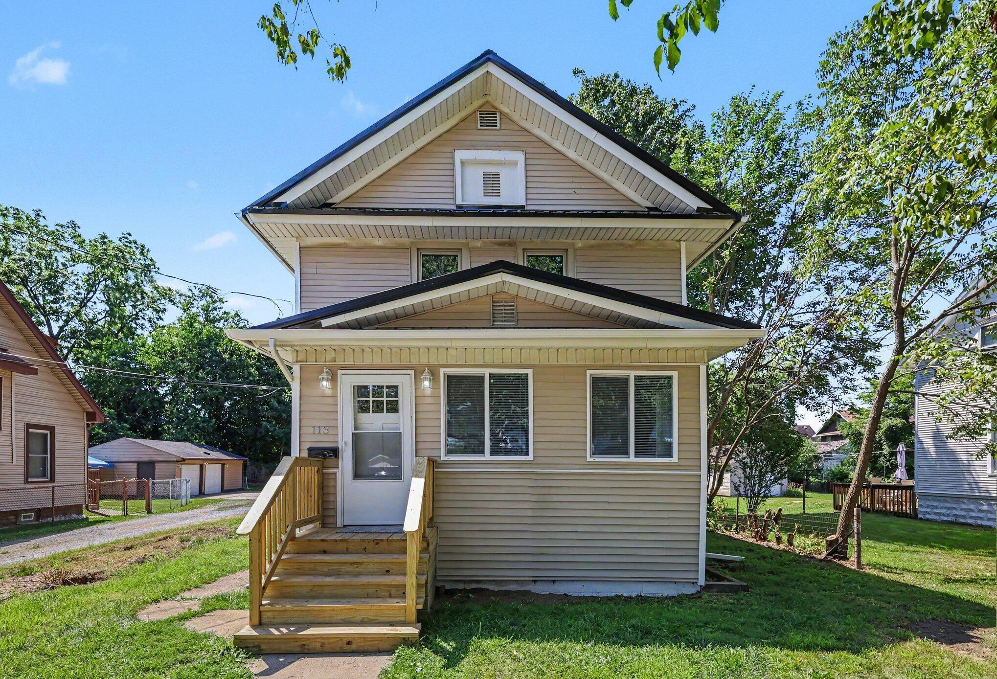E Robinson St, Jackson, MI 49203