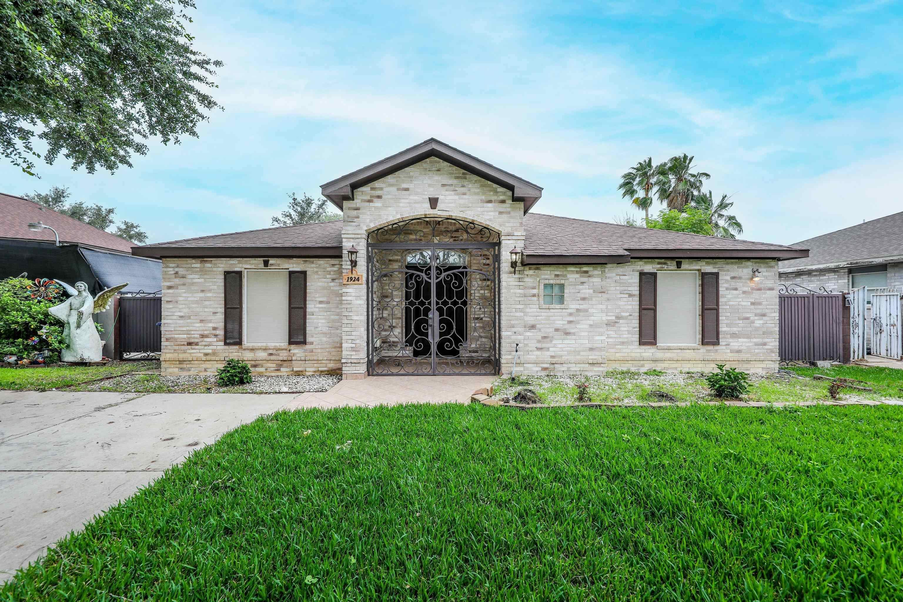 Yukon Ln, Laredo, TX 78045