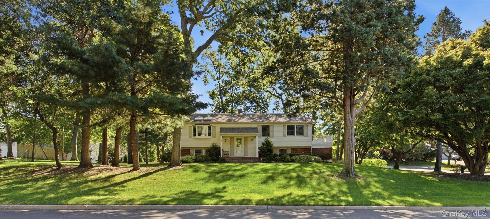 High Hl, Setauket, NY 11733