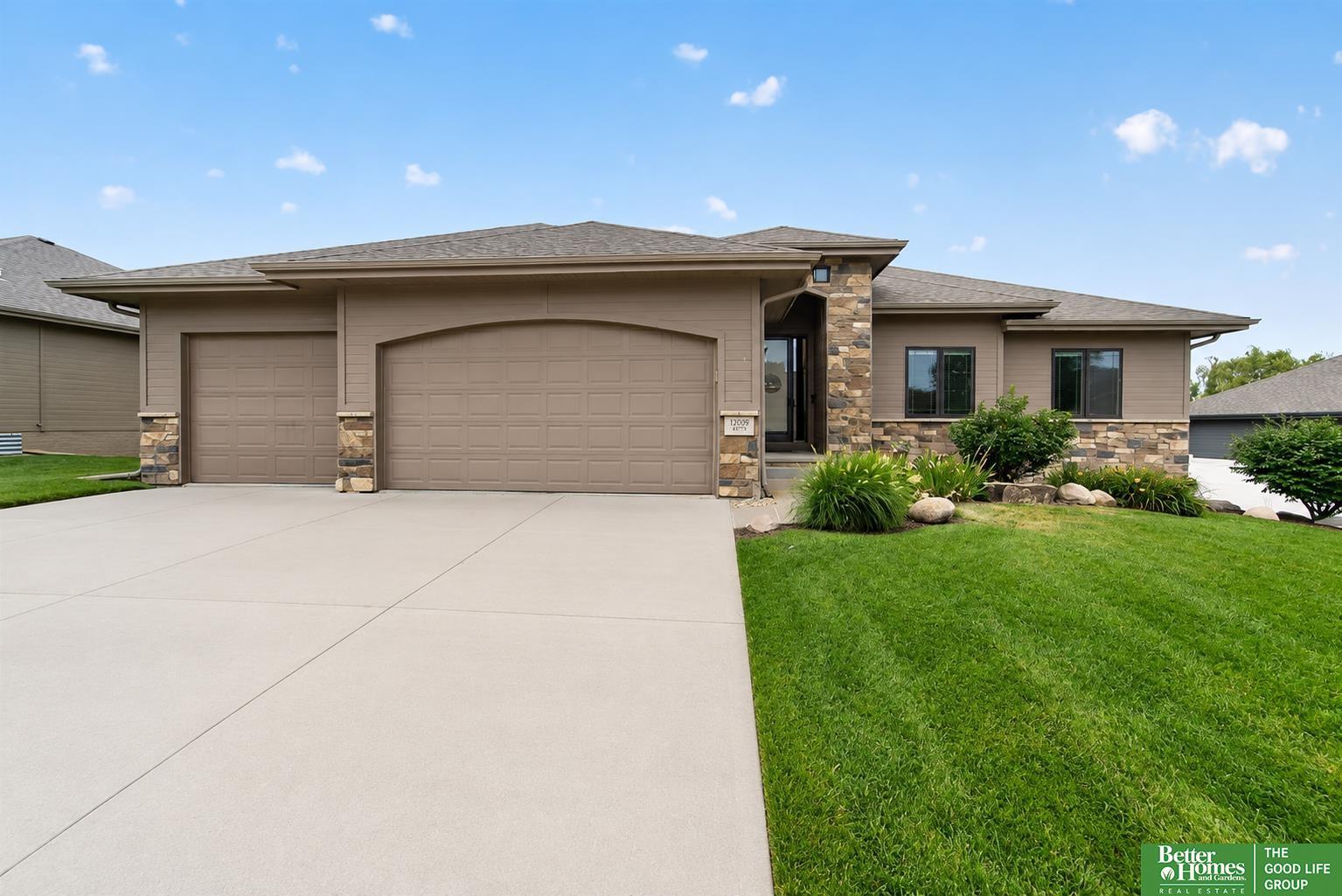 S 79th St, Papillion, NE 68046